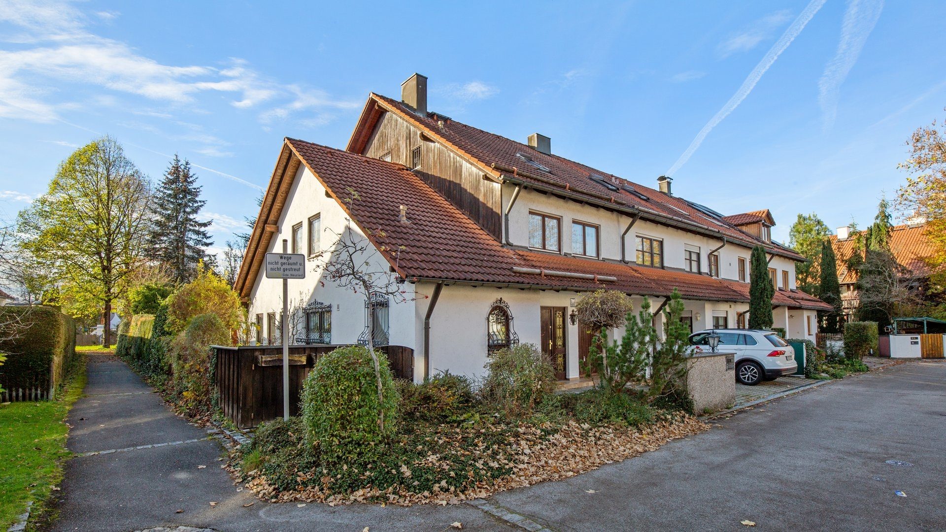 Böcker Wohnimmobilien - Immobilienangebot - Neuried - Alle - Familienfreundliches Einfamilienhaus in ruhiger Wohnlage von Neuried - Nähe Planegg/München!