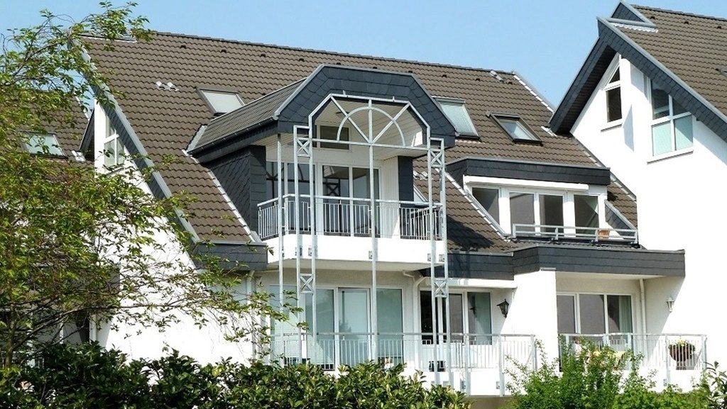 Böcker Wohnimmobilien - Immobilienangebot - Düsseldorf / Angermund - Alle - Großzügige 3-Zimmer-Maisonette-Wohnung mit Sonnenbalkon und herrlichem Grünblick
