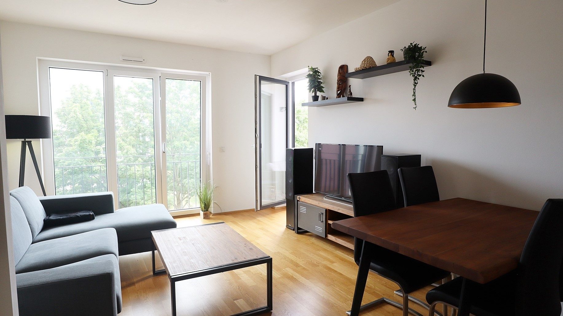 Böcker Wohnimmobilien - Immobilienangebot - Düsseldorf - Alle - Attraktive 2-Zimmer-Wohnung mit moderner Ausstattung, Balkon und hochwertiger Einbauküche
