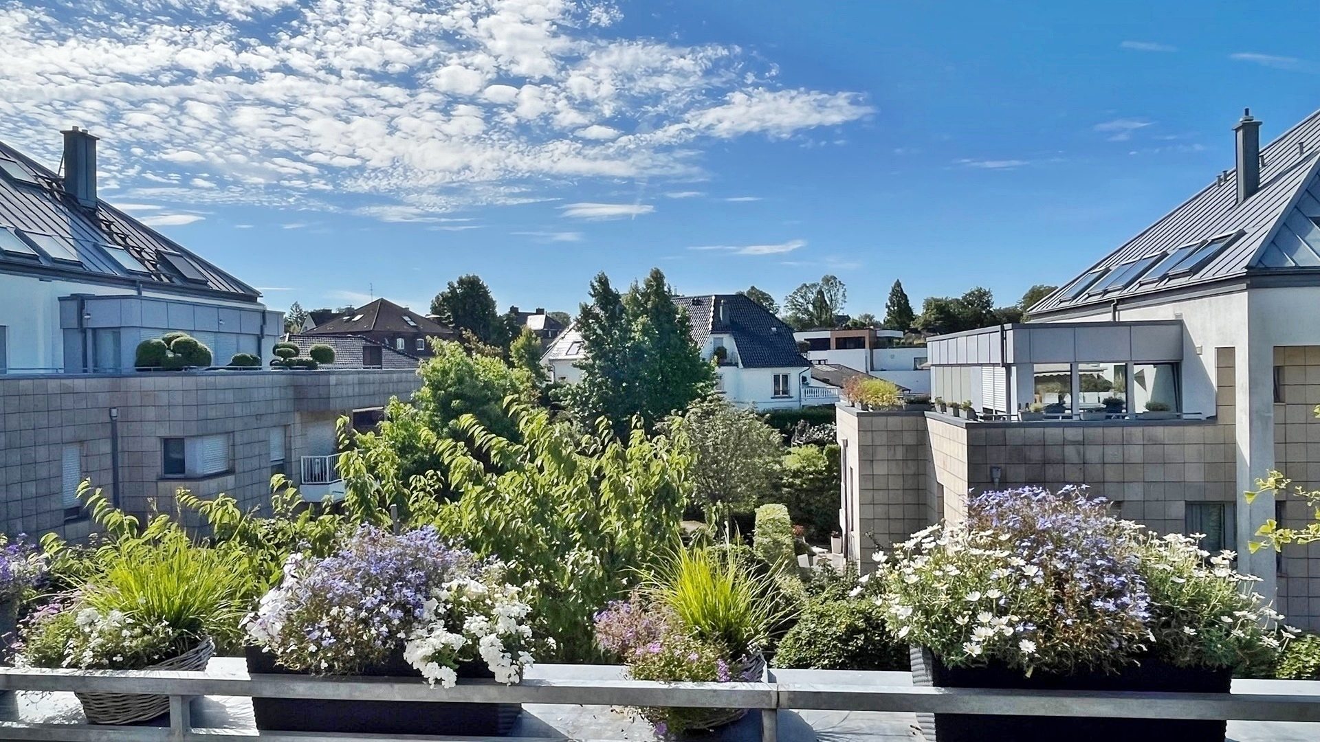 Böcker Wohnimmobilien - Immobilienangebot - Essen/Bredeney - Alle - Großzügiges Maisonette-Penthouse mit traumhafter Terrasse