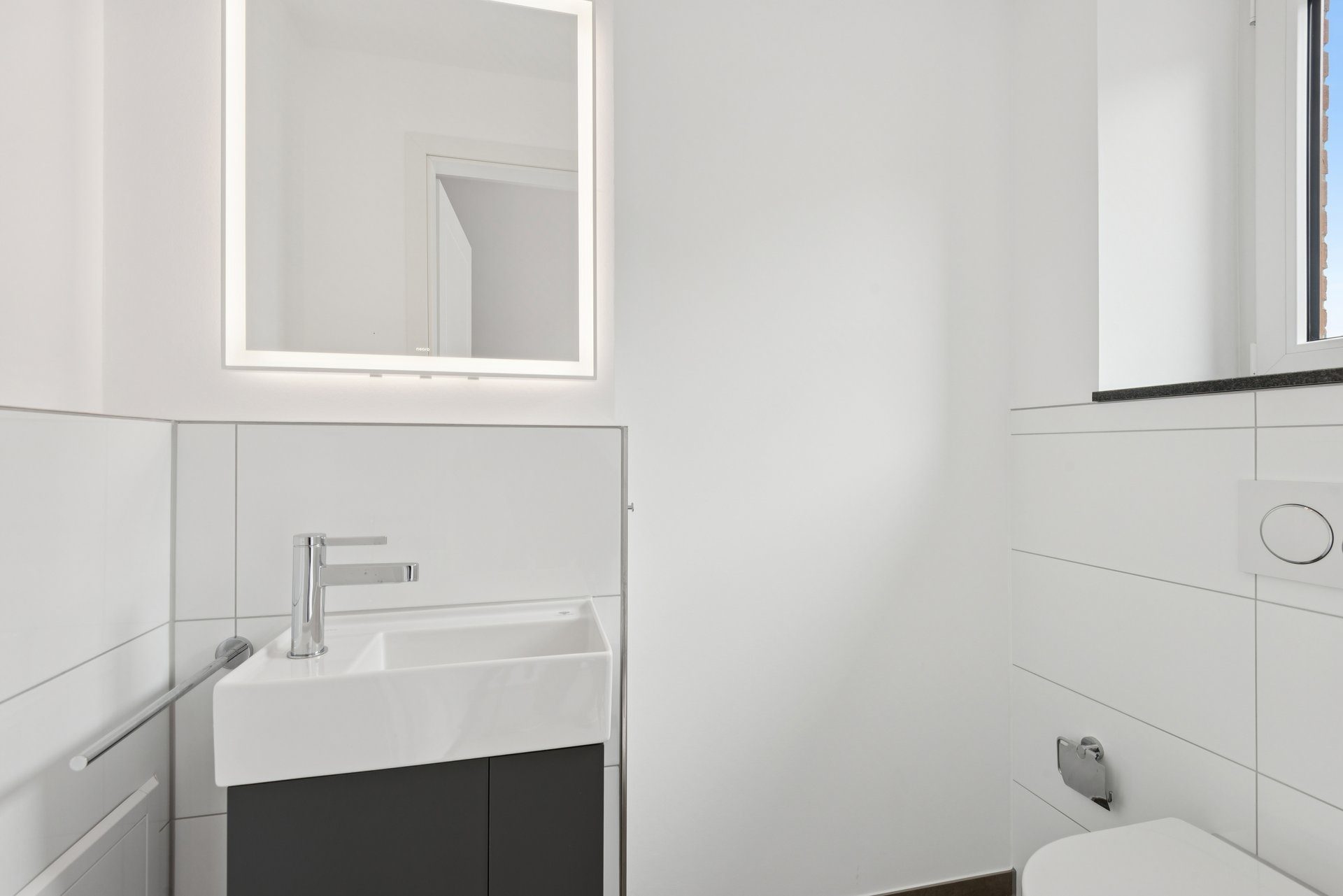 Böcker Wohnimmobilien - Immobilienangebot - Düsseldorf / Angermund - Alle - Sofort bezugsfertige, hochwertig ausgestattete Neubau Doppelhaushälfte