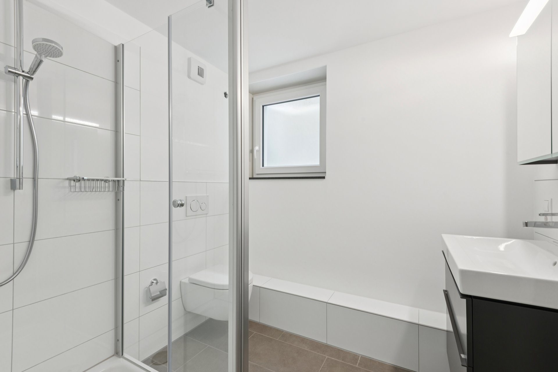 Böcker Wohnimmobilien - Immobilienangebot - Düsseldorf / Angermund - Alle - Sofort bezugsfertige, hochwertig ausgestattete Neubau Doppelhaushälfte