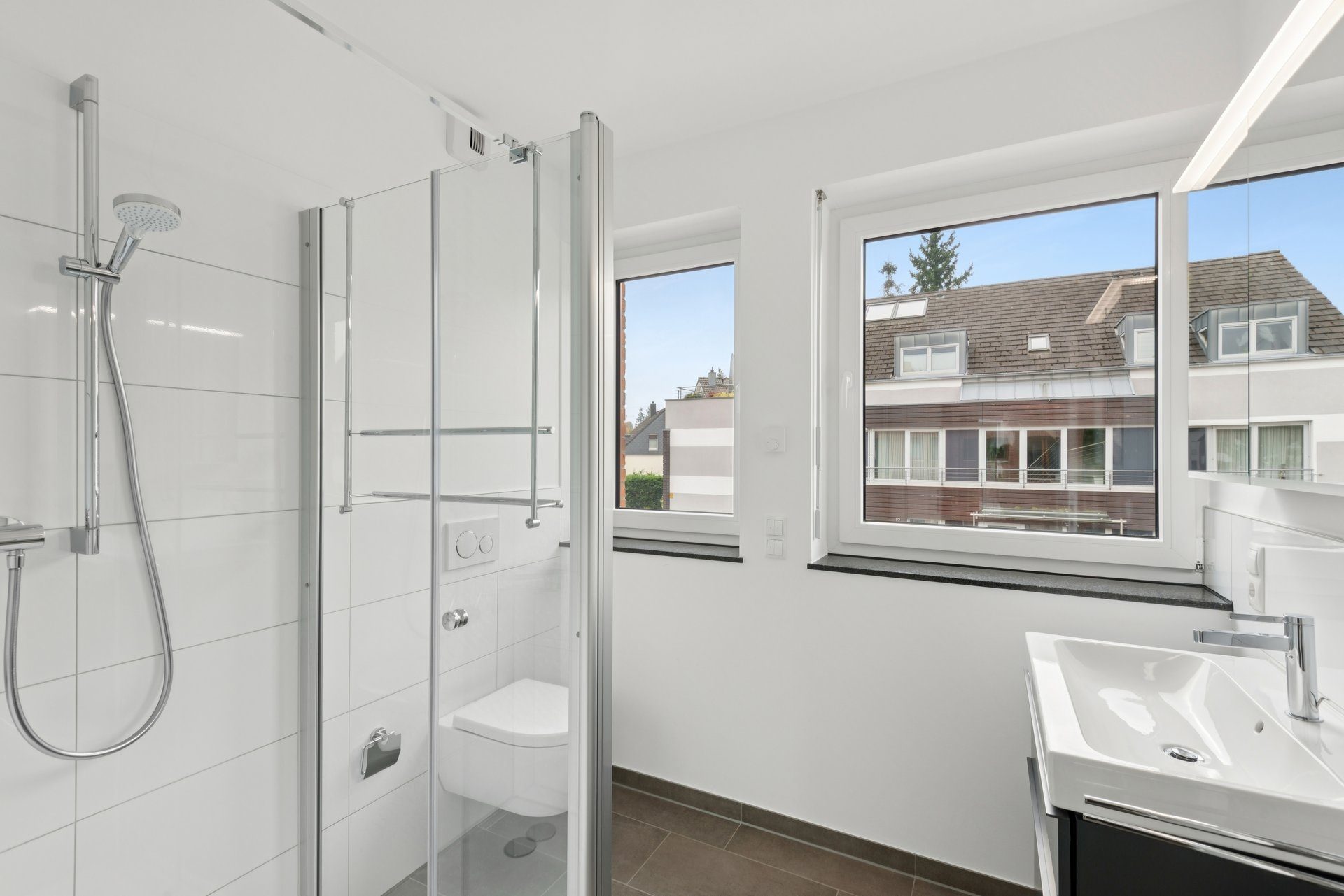 Böcker Wohnimmobilien - Immobilienangebot - Düsseldorf / Angermund - Alle - Sofort bezugsfertige, hochwertig ausgestattete Neubau Doppelhaushälfte