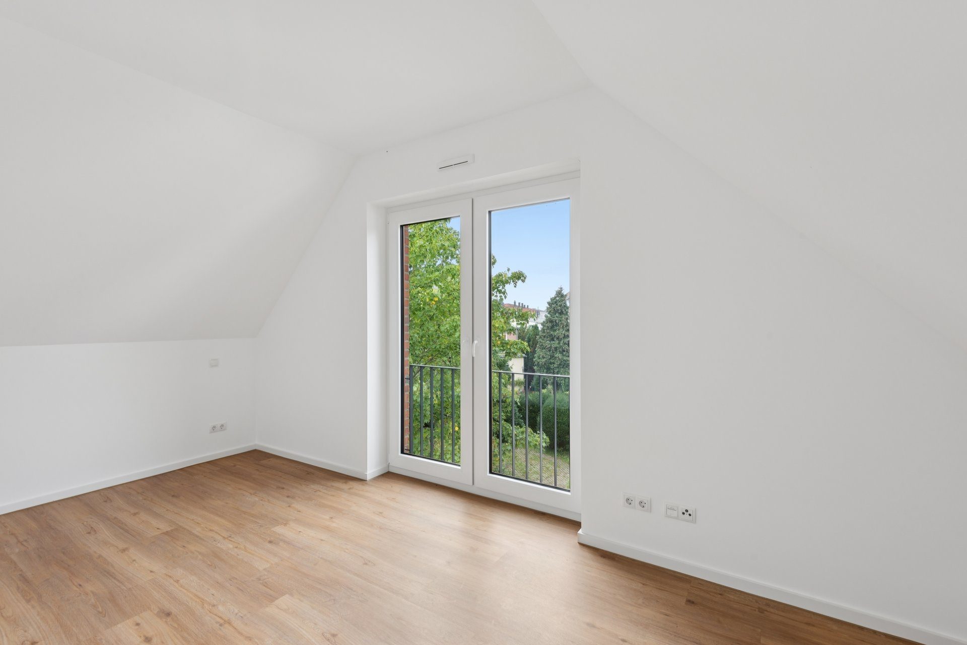Böcker Wohnimmobilien - Immobilienangebot - Düsseldorf / Angermund - Alle - Sofort bezugsfertige, hochwertig ausgestattete Neubau Doppelhaushälfte