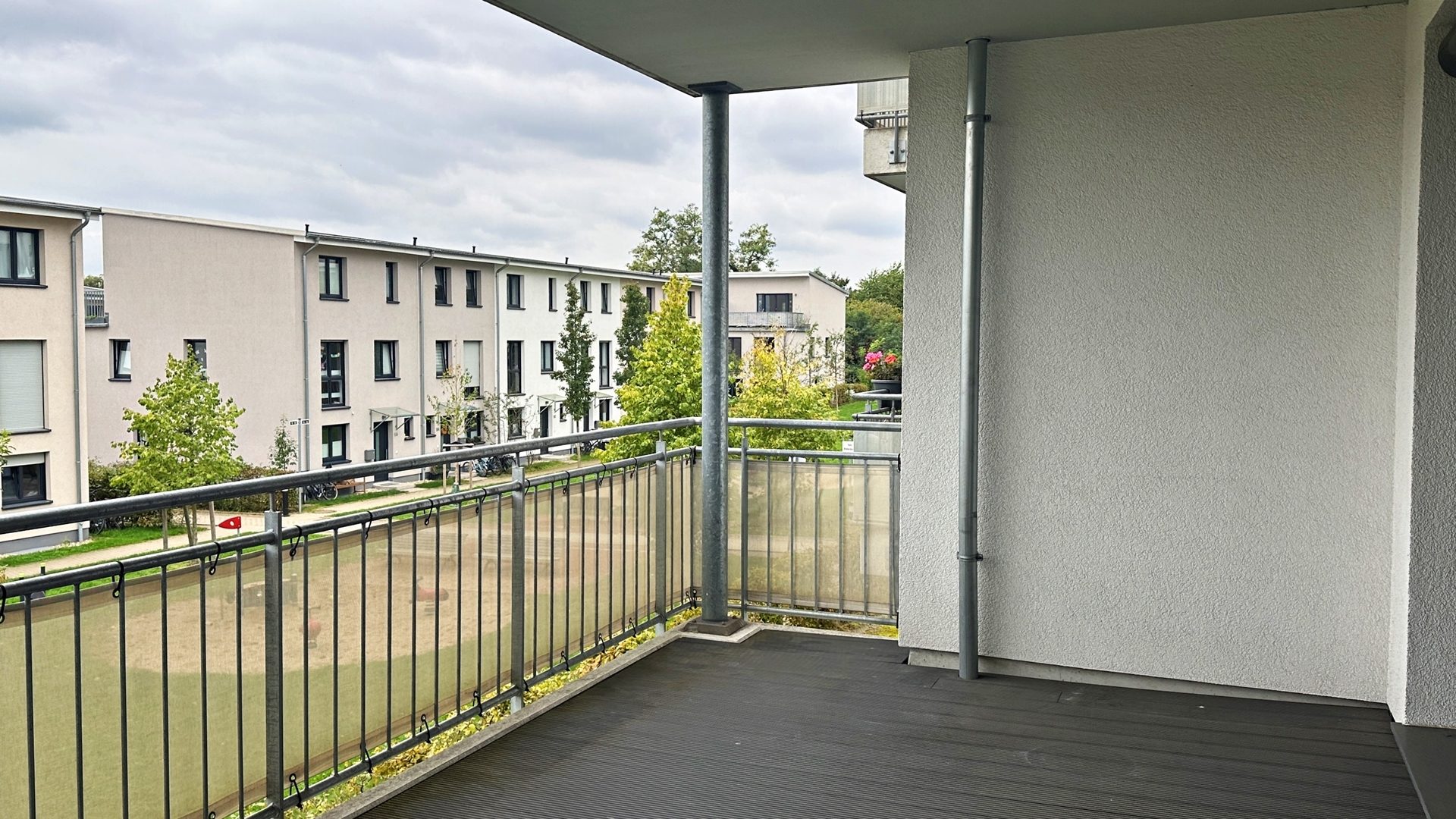 Böcker Wohnimmobilien - Immobilienangebot - Düsseldorf / Gerresheim - Alle - Gut geschnittene 3-Zimmer-Wohnung mit großem Sonnenbalkon