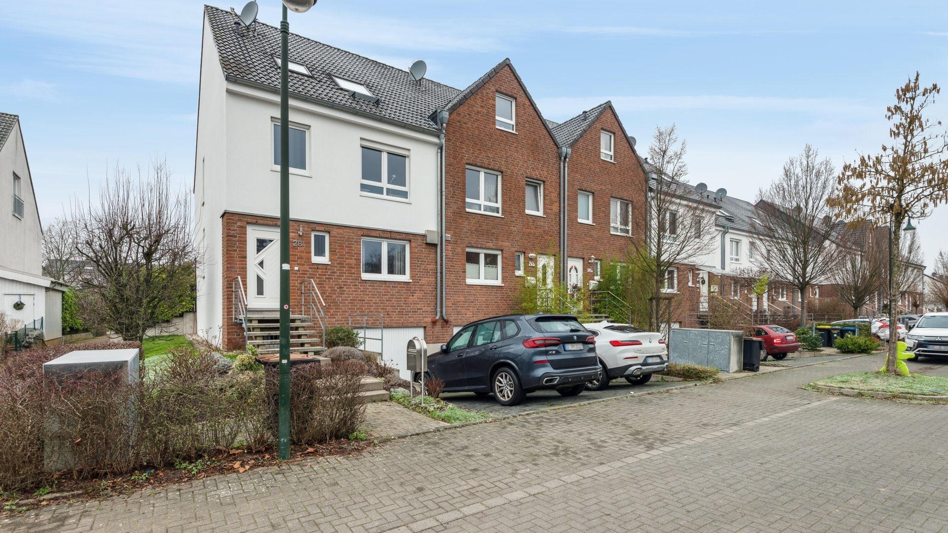 Böcker Wohnimmobilien - Immobilienangebot - Düsseldorf-Einbrungen - Alle - Ruhige Wohnlage! Familienfreundliches Einfamilienhaus.