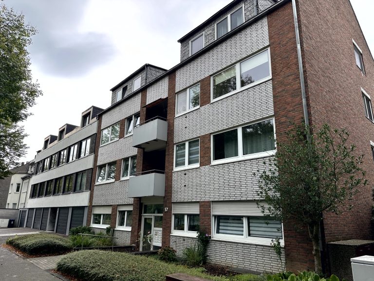 Böcker Wohnimmobilien - Immobilienangebot - Düsseldorf - Alle - 12 Parteienhaus zwischen Düsseldorf und Ratingen