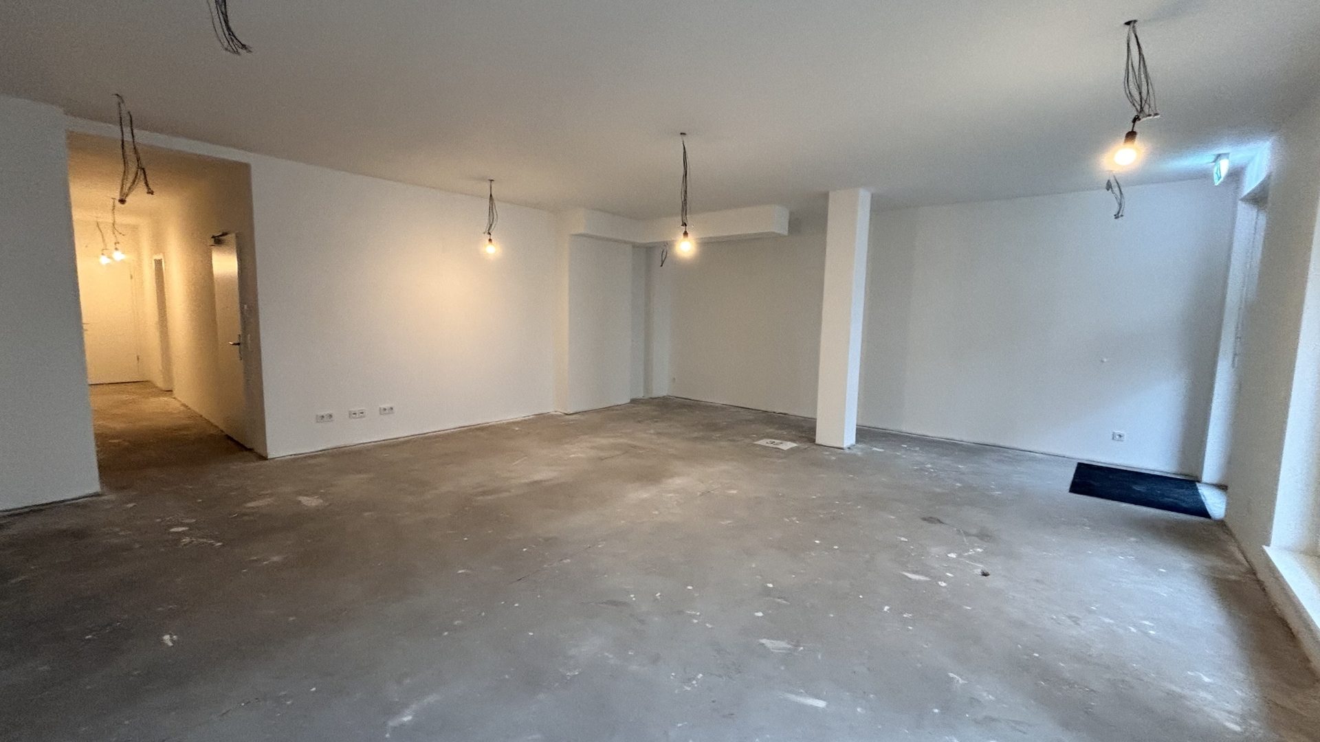 Böcker Wohnimmobilien - Immobilienangebot - Düsseldorf / Friedrichstadt - Alle - Zentrale Praxis-, Büro- oder Ladenfläche mit Gestaltungsspielraum