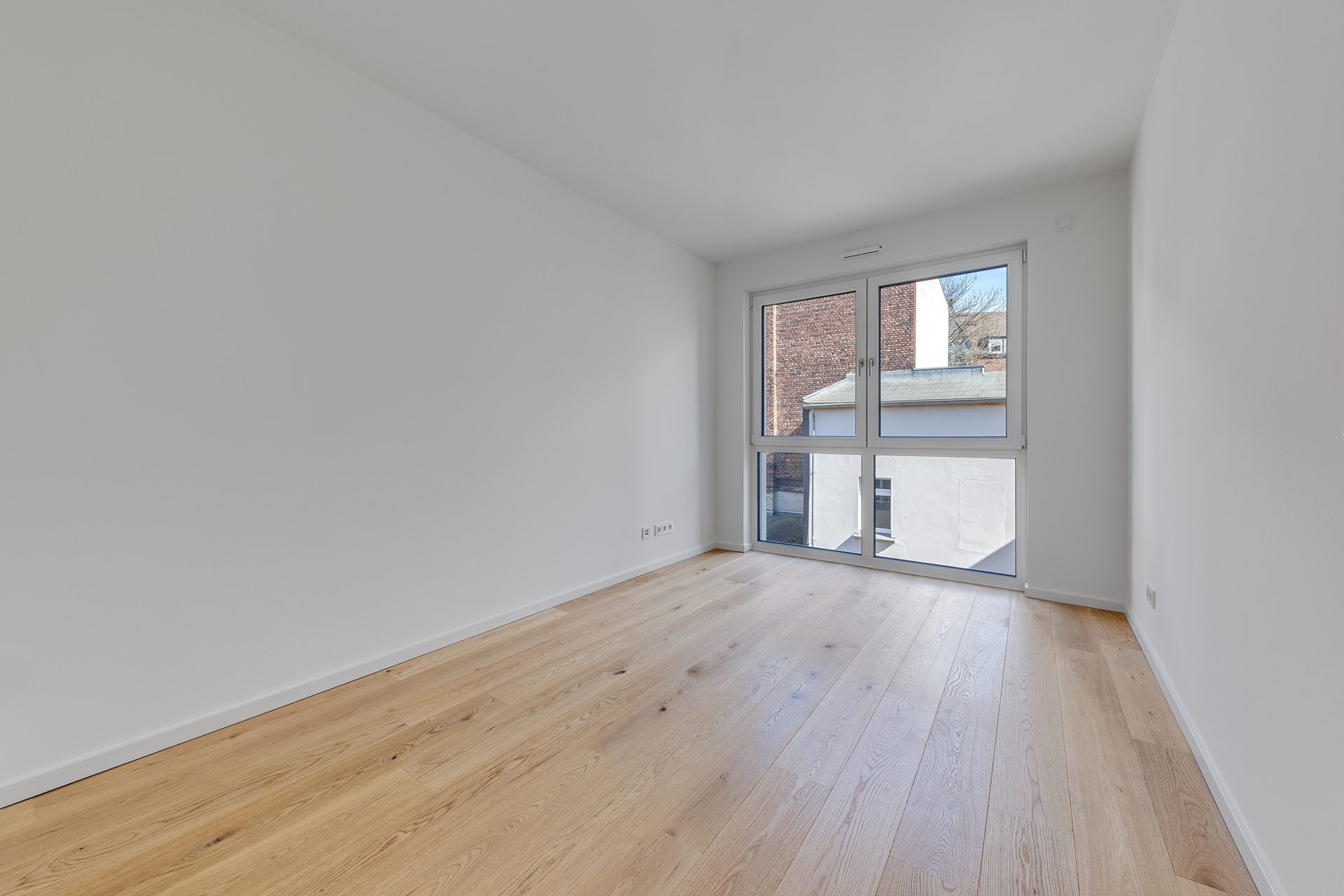 Böcker Wohnimmobilien - Immobilienangebot - Düsseldorf / Friedrichstadt - Alle - Dachterrasse zum ruhigen Innenhof mitten in Friedrichstadt