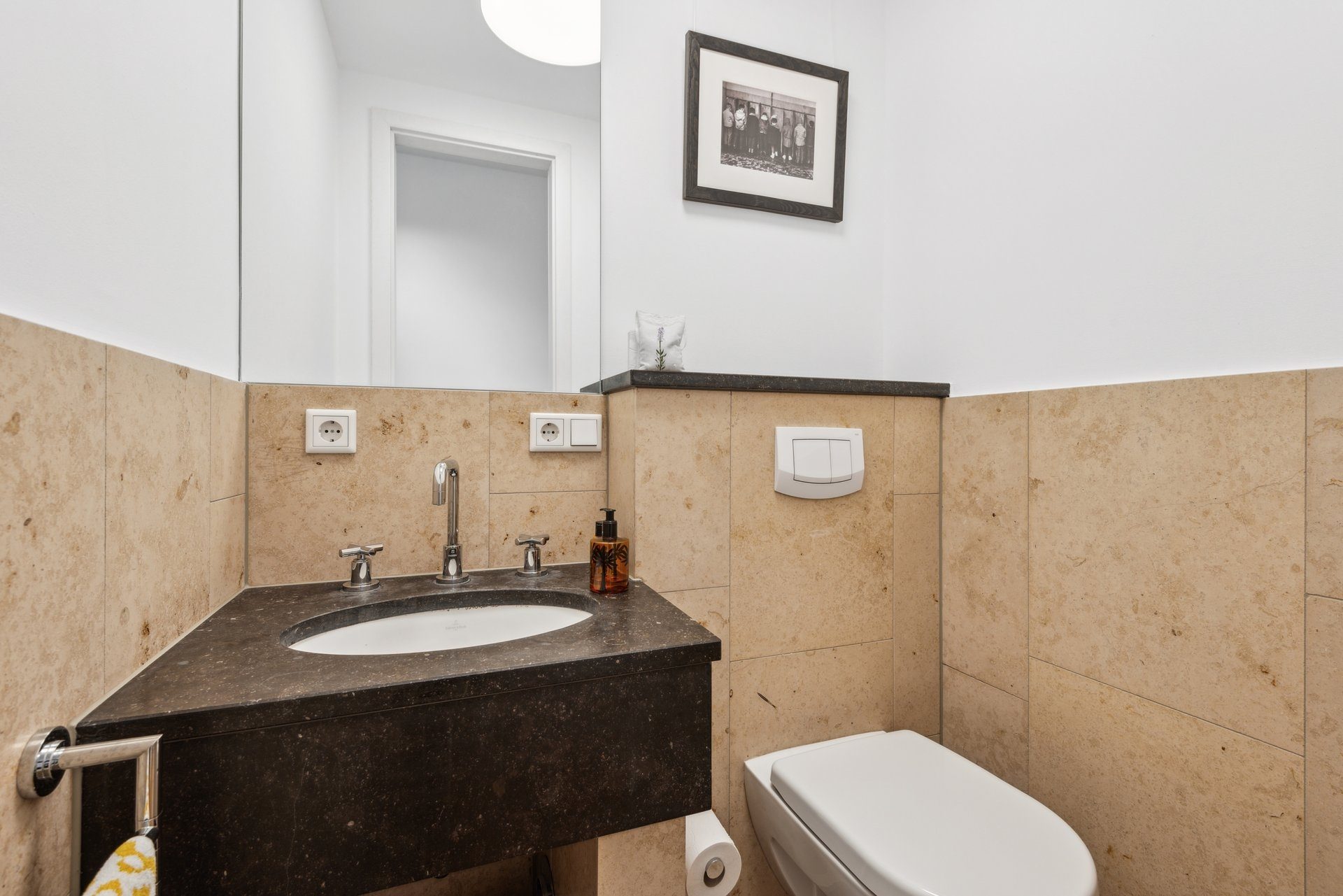 Böcker Wohnimmobilien - Immobilienangebot - Düsseldorf /Pempelfort - Alle - Lichtdurchflutetes Altbau-Dachgeschoss mit Aufzug,  ca.171 m² und Dachterrasse