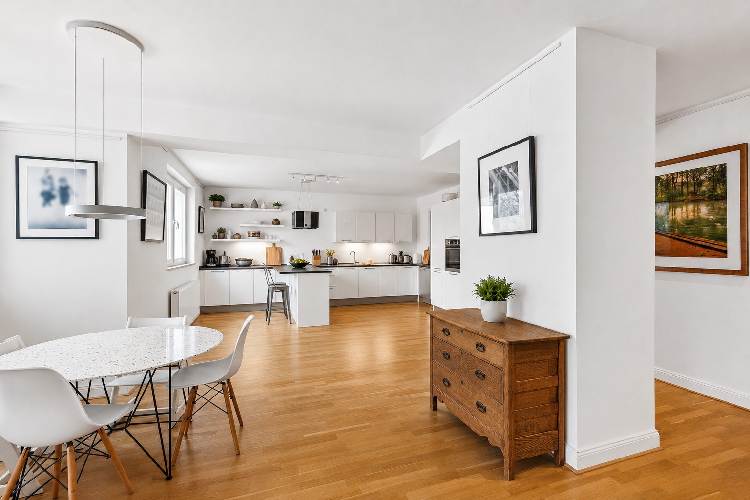 Böcker Wohnimmobilien - Immobilienangebot - Düsseldorf /Pempelfort - Alle - Lichtdurchflutetes Altbau-Dachgeschoss mit Aufzug,  ca.171 m² und Dachterrasse