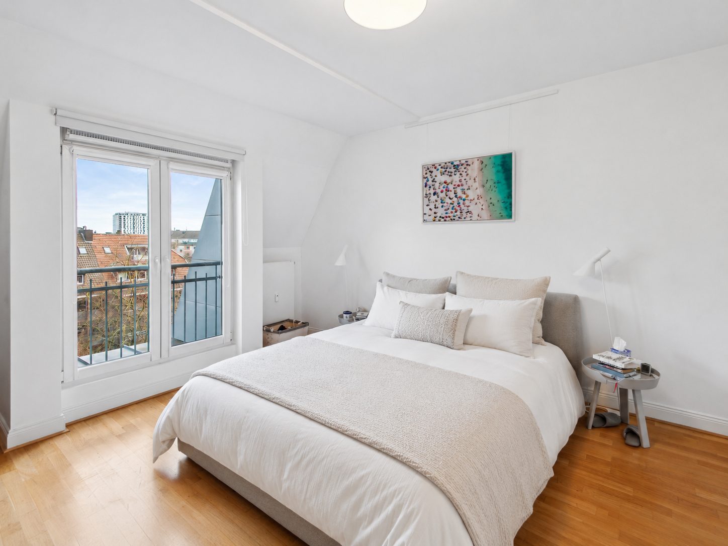 Böcker Wohnimmobilien - Immobilienangebot - Düsseldorf /Pempelfort - Alle - Lichtdurchflutetes Altbau-Dachgeschoss mit Aufzug,  ca.171 m² und Dachterrasse