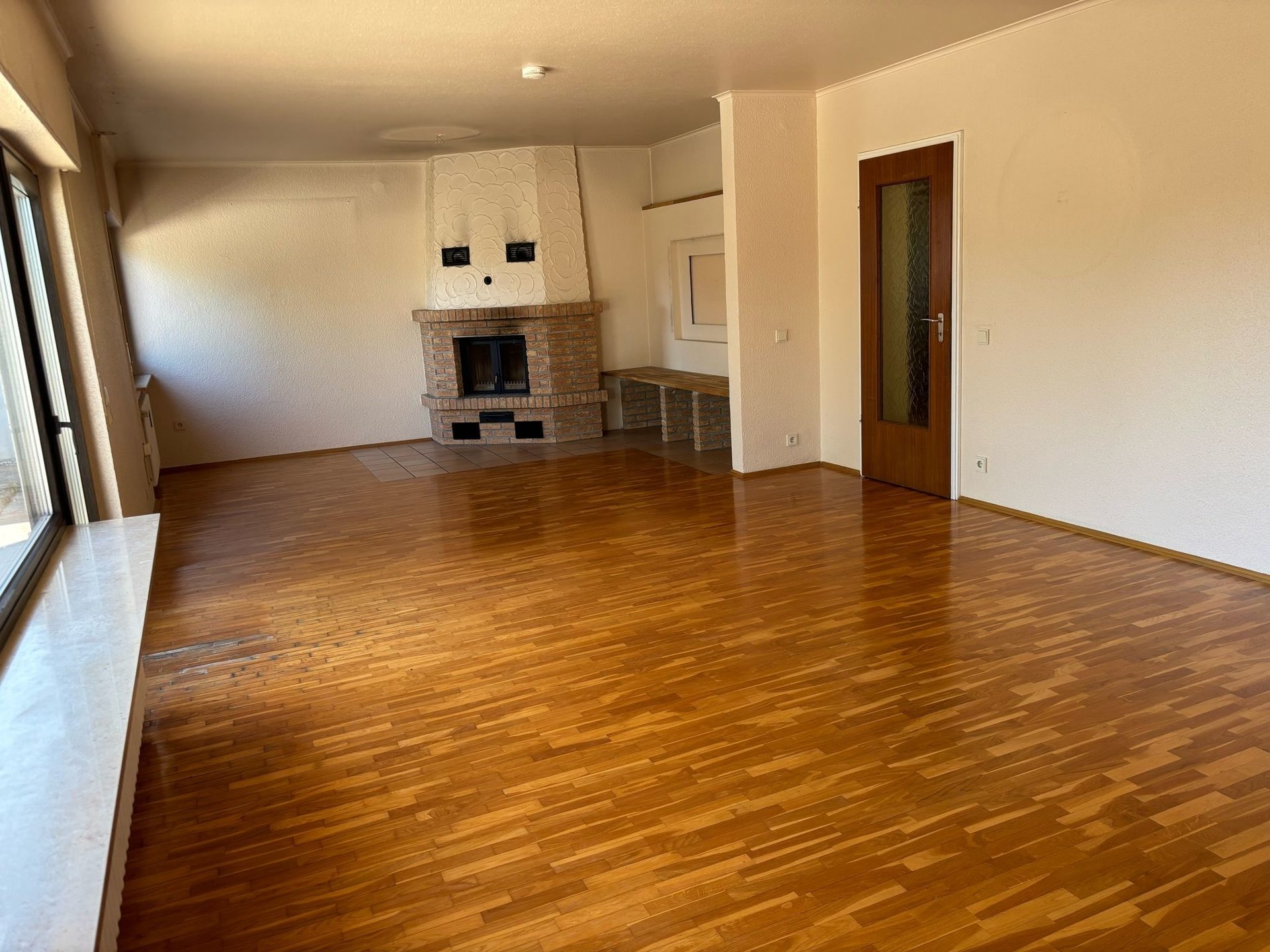 Böcker Wohnimmobilien - Immobilienangebot - Duisburg / Serm - Alle - Großes Potenzial - Bauplatz und Ausbau möglich - Nur 1 Einheit vermietet