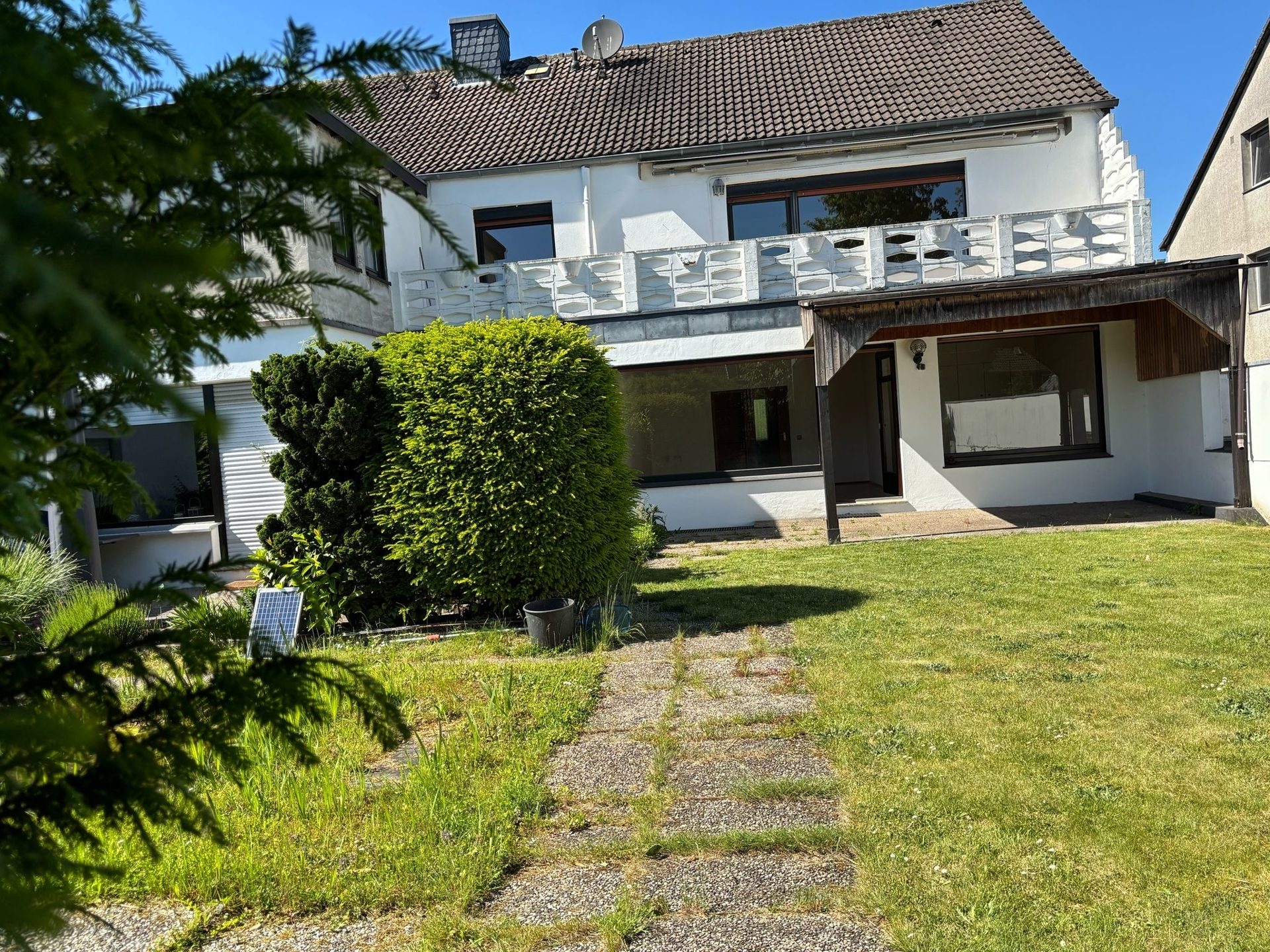 Böcker Wohnimmobilien - Immobilienangebot - Duisburg / Serm - Alle - Großes Potenzial - Bauplatz und Ausbau möglich - Nur 1 Einheit vermietet