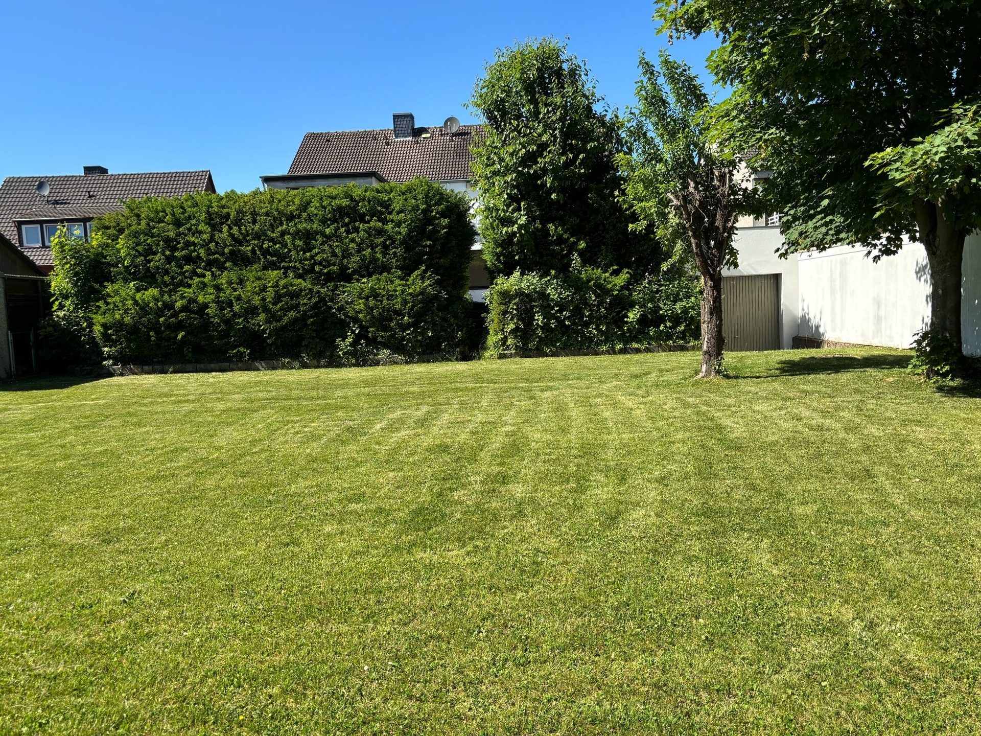 Böcker Wohnimmobilien - Immobilienangebot - Duisburg / Serm - Alle - Großes Potenzial - Bauplatz und Ausbau möglich - Nur 1 Einheit vermietet