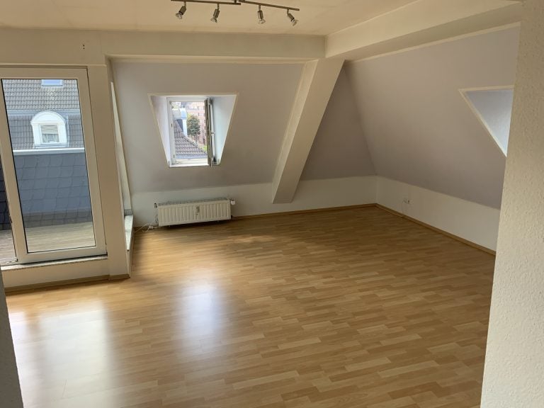 Böcker Wohnimmobilien - Immobilienangebot - Düsseldorf / Golzheim - Alle - Dachgeschoss-Maisonette in Golzheim