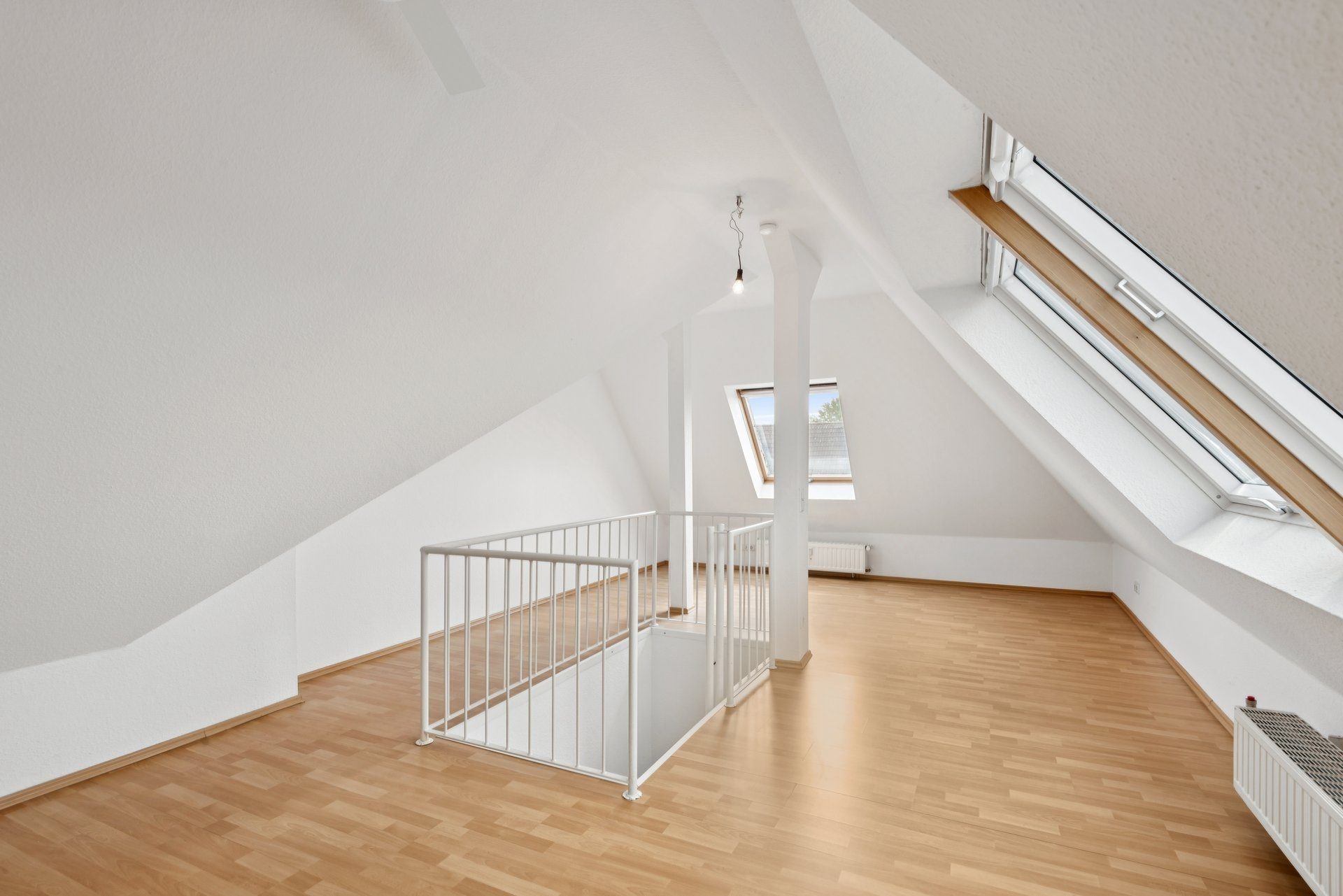 Böcker Wohnimmobilien - Immobilienangebot - Düsseldorf / Golzheim - Alle - Dachgeschoss-Maisonette in Golzheim