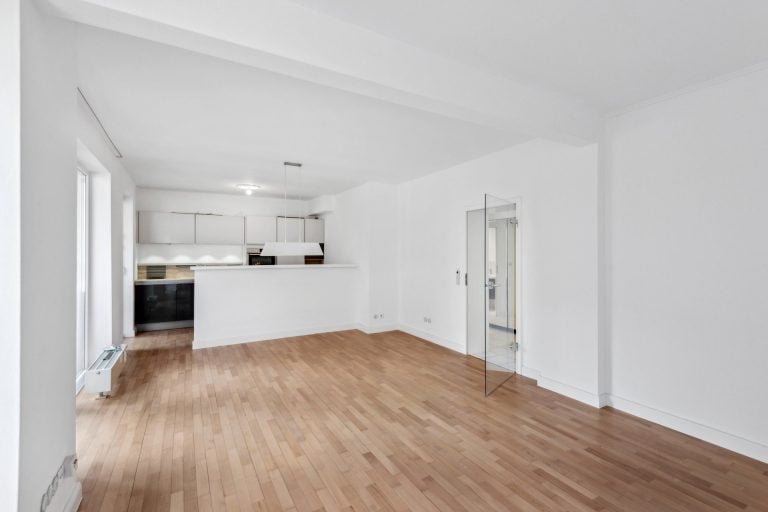 Böcker Wohnimmobilien - Immobilienangebot - Düsseldorf / Oberkassel - Alle - Freundliche ETW mit eigenem Garten und Einzelgarage