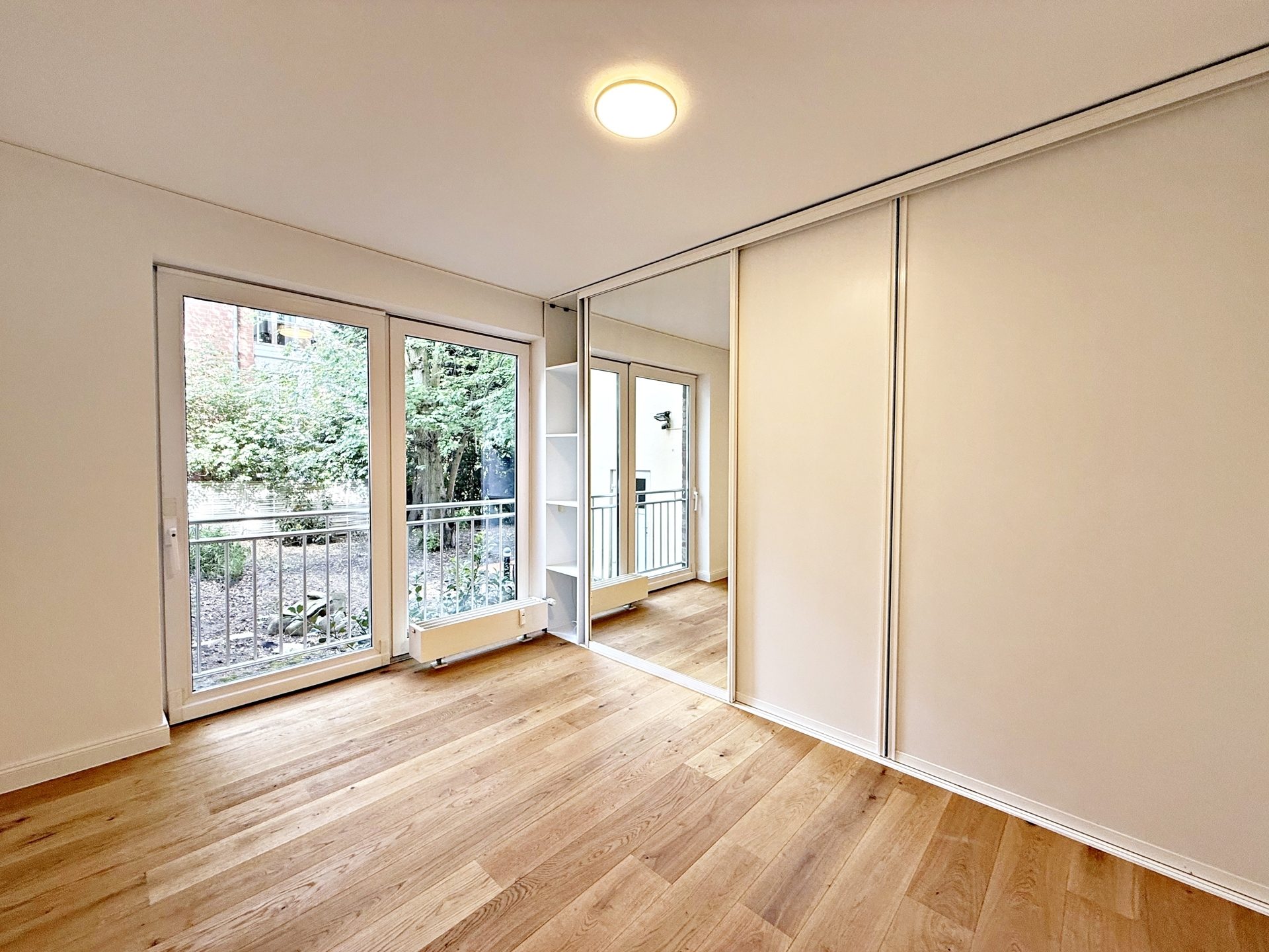 Böcker Wohnimmobilien - Immobilienangebot - Düsseldorf / Oberkassel - Alle - Freundliche ETW mit eigenem Garten und Einzelgarage