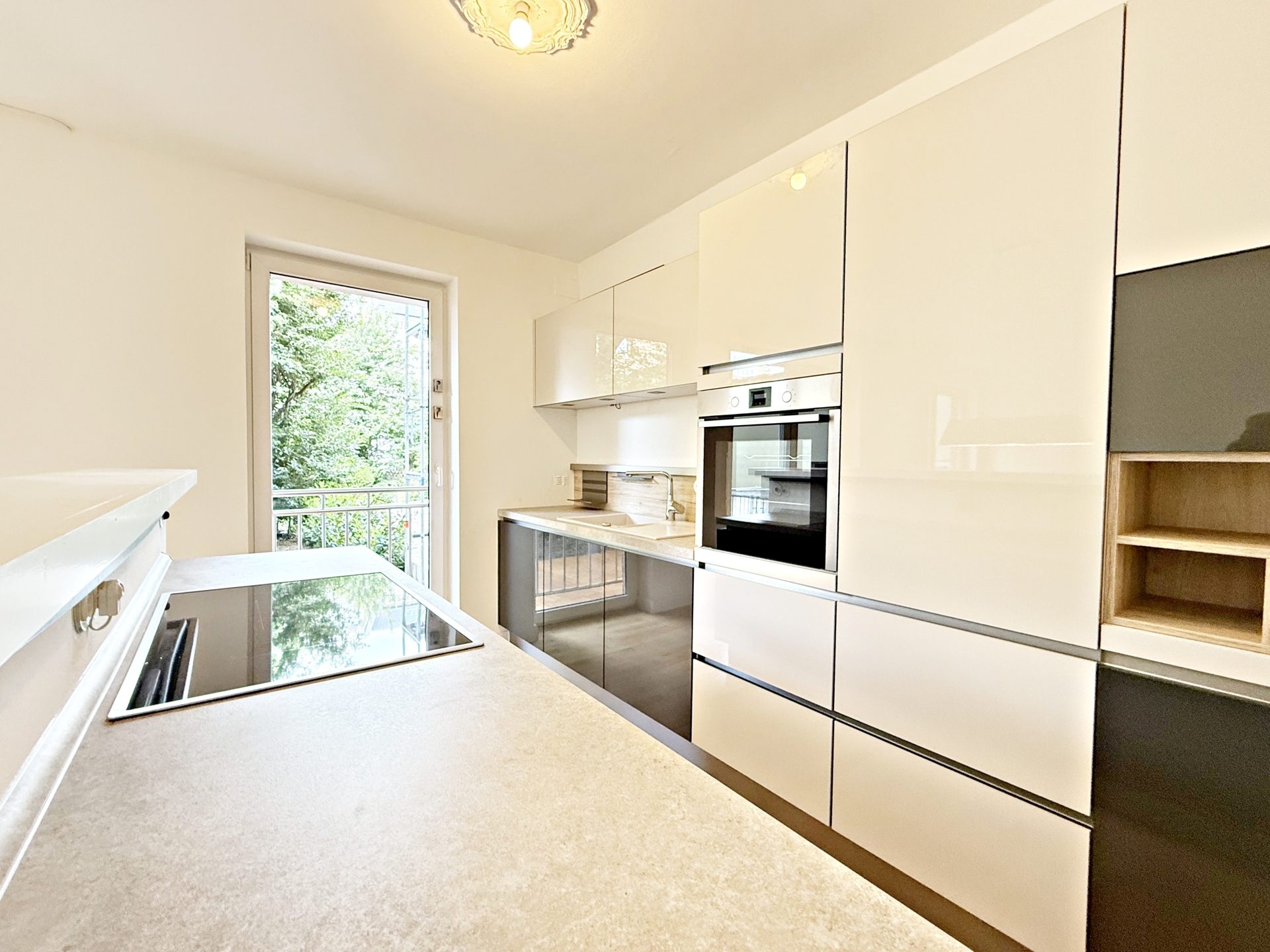Böcker Wohnimmobilien - Immobilienangebot - Düsseldorf / Oberkassel - Alle - Freundliche ETW mit eigenem Garten und Einzelgarage