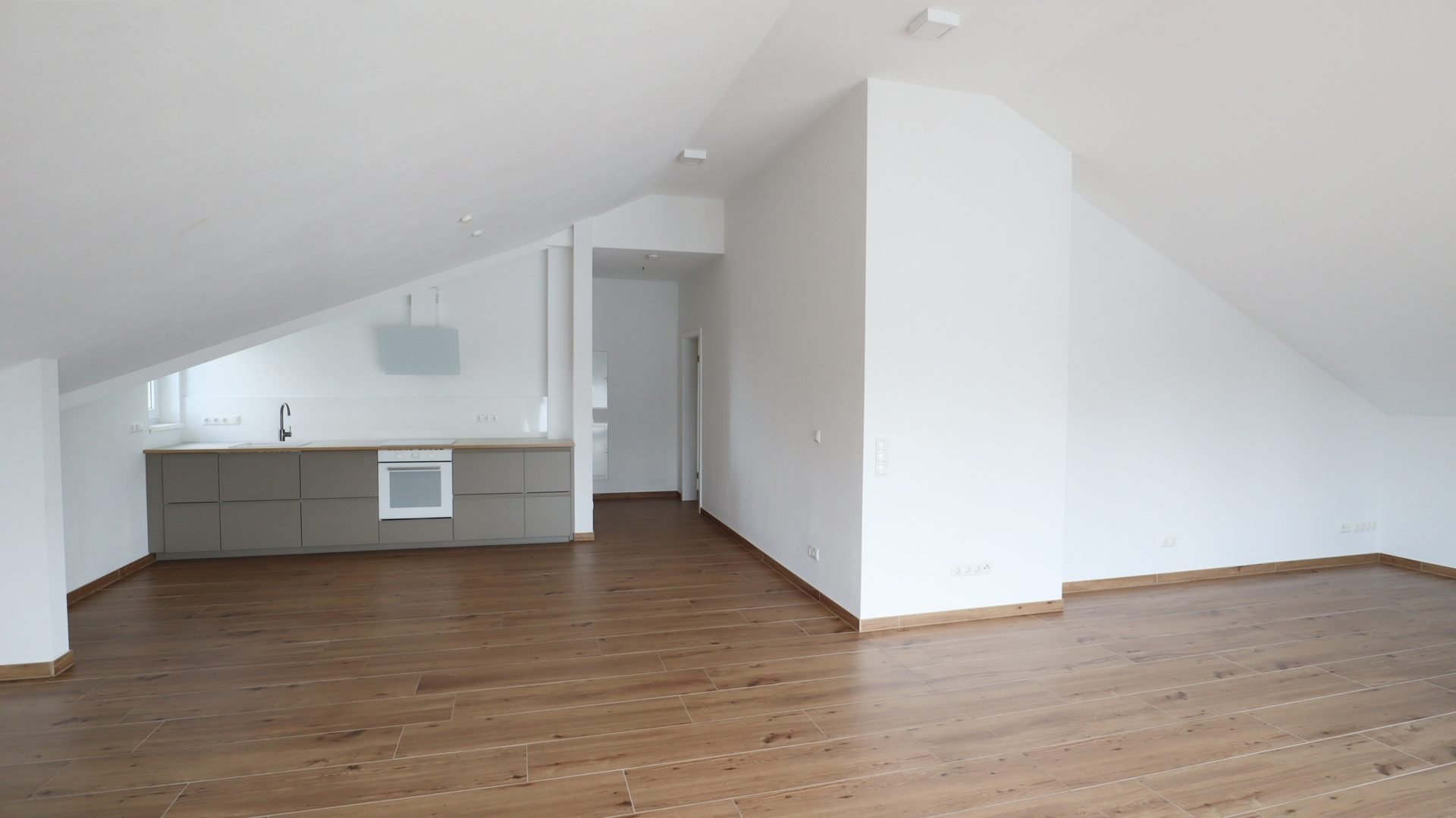 Böcker Wohnimmobilien - Immobilienangebot - Düsseldorf / Kalkum - Alle - Neuwertige 3-Zimmerwohnung mit herrlichem Ausblick in ruhiger Lage