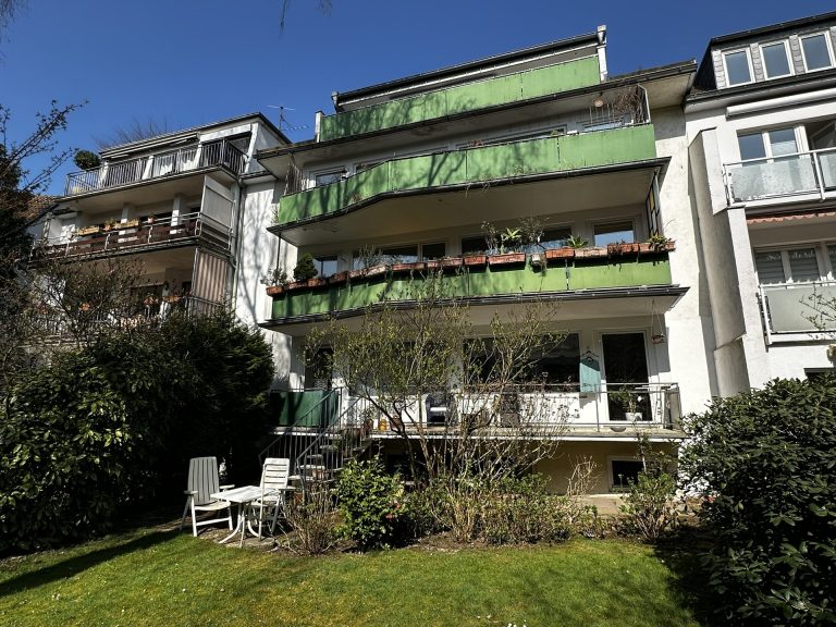 Böcker Wohnimmobilien - Immobilienangebot - Düsseldorf / Grafenberg - Alle - Kleines MFH in Bestlage - Ruhe- DG kann selbst genutzt werden