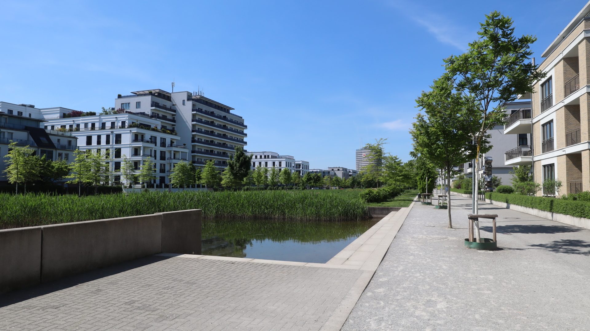 Böcker Wohnimmobilien - Immobilienangebot - Düsseldorf / Oberkassel - Alle - 4,5 Zimmer-Garten-Wohnung in begehrter Wohnlage von Oberkassel am Belsenpark