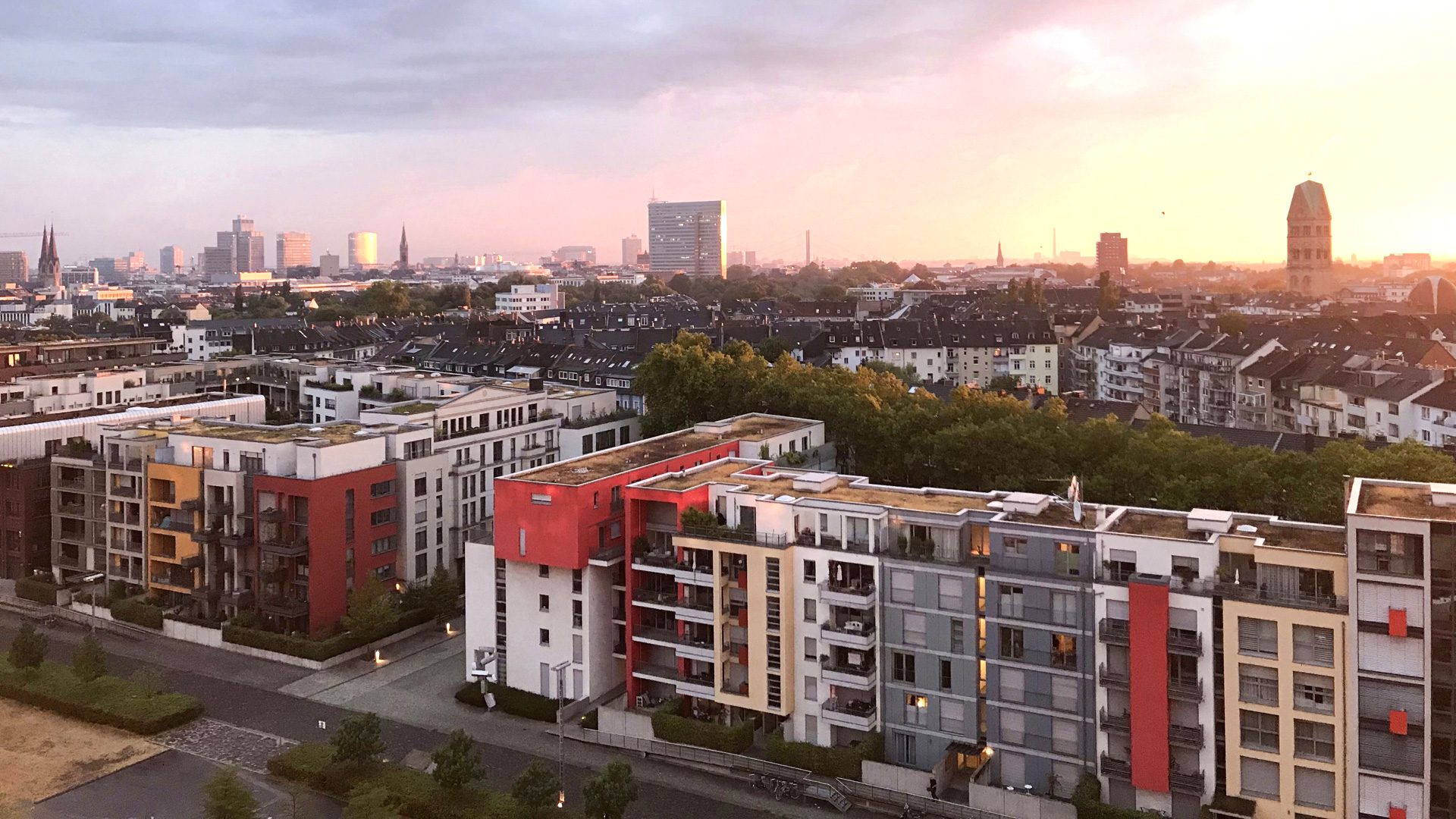 Böcker Wohnimmobilien - Immobilienangebot - Düsseldorf / Pempelfort - Alle - Diesen Ausblick vergessen Sie nie mehr! Exklusive 4-Zimmerwohnung im 11. Obergeschoss