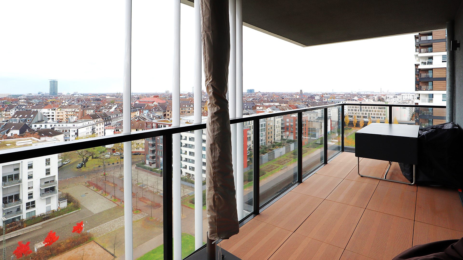 Böcker Wohnimmobilien - Immobilienangebot - Düsseldorf / Pempelfort - Alle - Diesen Ausblick vergessen Sie nie mehr! Exklusive 4-Zimmerwohnung im 11. Obergeschoss