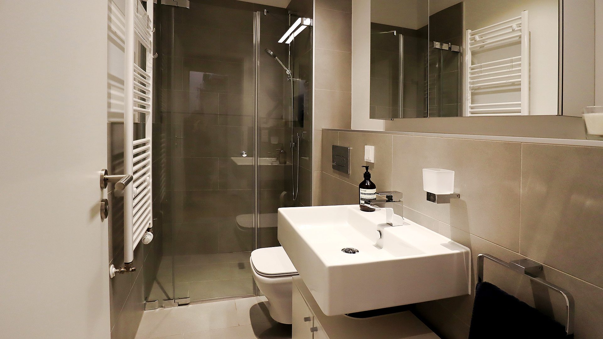 Böcker Wohnimmobilien - Immobilienangebot - Düsseldorf / Pempelfort - Alle - Diesen Ausblick vergessen Sie nie mehr! Exklusive 4-Zimmerwohnung im 11. Obergeschoss