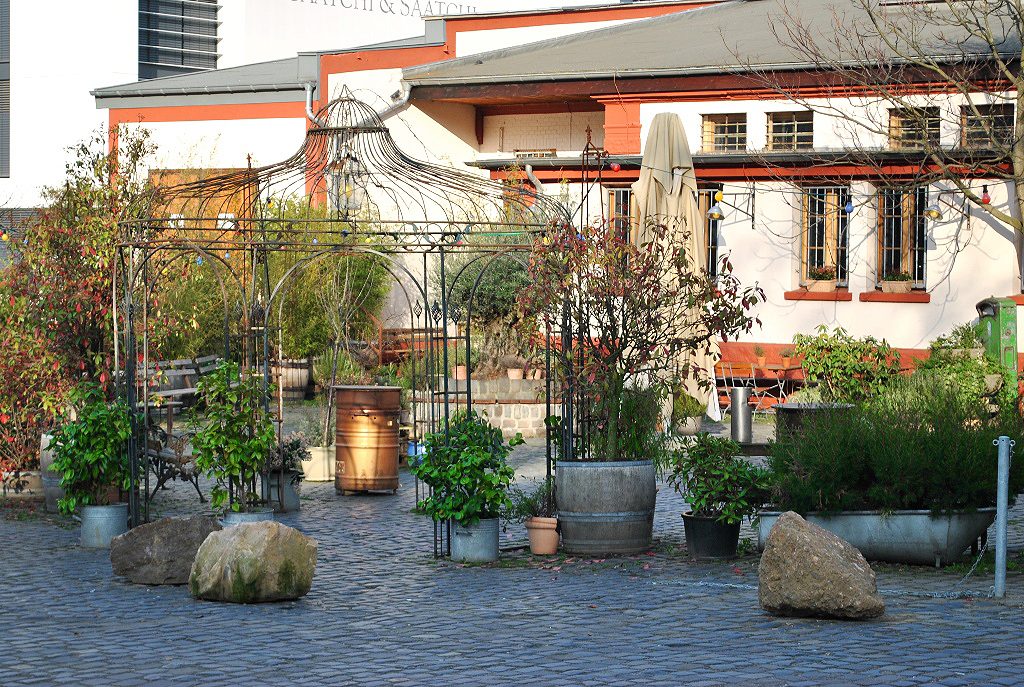 Böcker Wohnimmobilien - Immobilienangebot - Düsseldorf / Pempelfort - Alle - Diesen Ausblick vergessen Sie nie mehr! Exklusive 4-Zimmerwohnung im 11. Obergeschoss