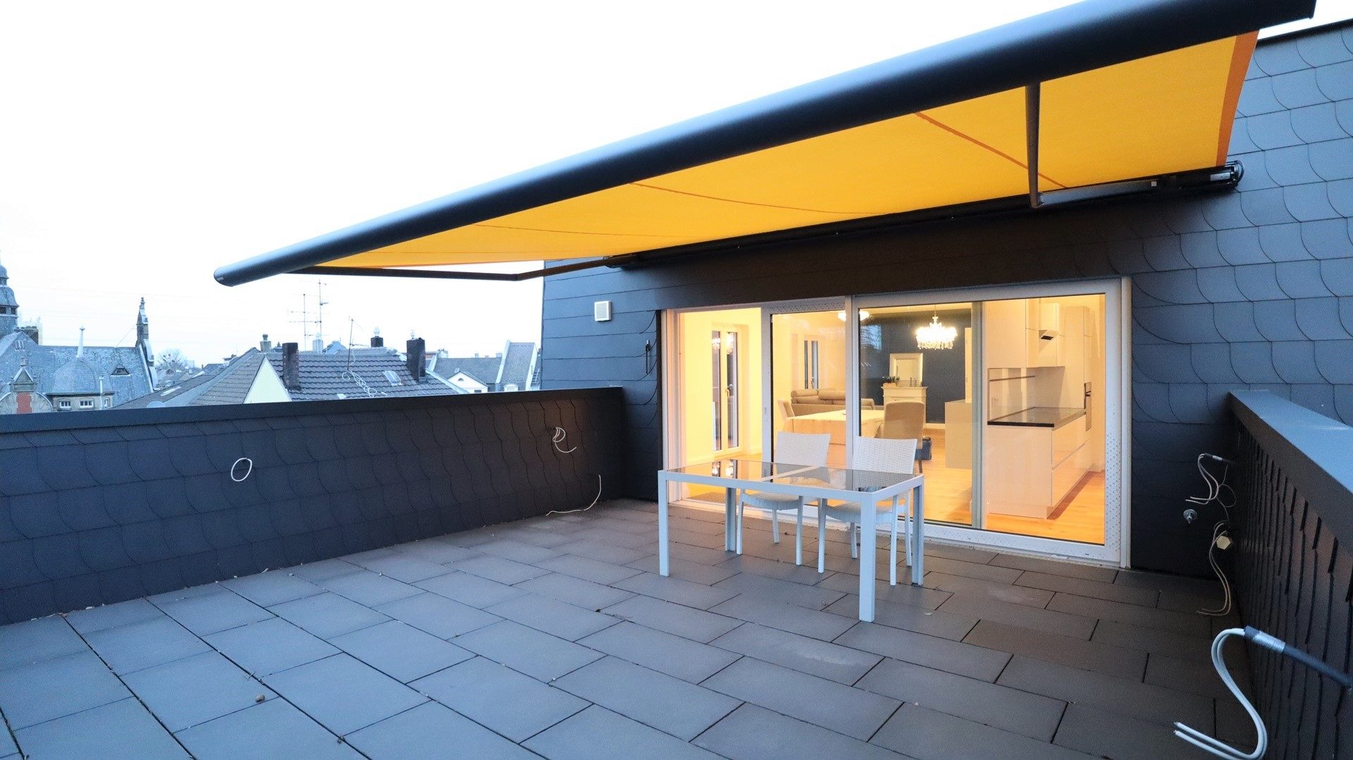 Böcker Wohnimmobilien - Immobilienangebot - Düsseldorf - Alle - Modernes Penthouse mit großzügiger Dachterrasse