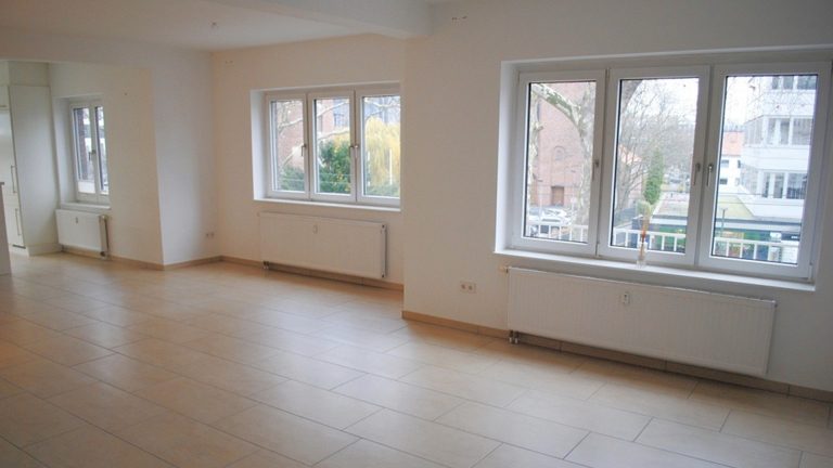 Böcker Wohnimmobilien - Immobilienangebot - Düsseldorf/Golzheim - Alle - Moderne 2-Zimmerwohnung mit EBK und Balkon. Fußläufig zum Rhein