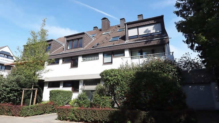 Böcker Wohnimmobilien - Immobilienangebot - Düsseldorf-Kaiserswerth - Alle - Einziehen und Wohlfühlen: Stilvolle Maisonette-Wohnung im Herzen von Kaiserswerth