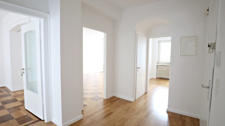 Böcker Wohnimmobilien - Immobilienangebot - Düsseldorf / Oberkassel - Alle - 3-Zimmer-Wohnung mit Option auf 4 Zimmer in direkter Rheinnähe im Herzen von Alt-Oberkassel