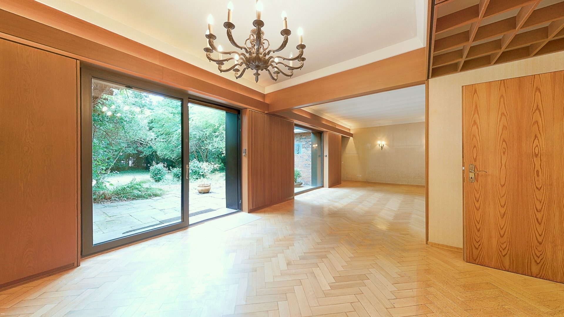 Böcker Wohnimmobilien - Immobilienangebot - Düsseldorf / Stockum - Alle - EFH mit viel Potenzial und hervorragender Infrastruktur in Lohausen