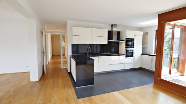 Böcker Wohnimmobilien - Immobilienangebot - Düsseldorf / Derendorf - Alle - Moderne 5 Zimmerwohnung mit EBK, 2 Loggien, 2 Bädern in D-Derendorf