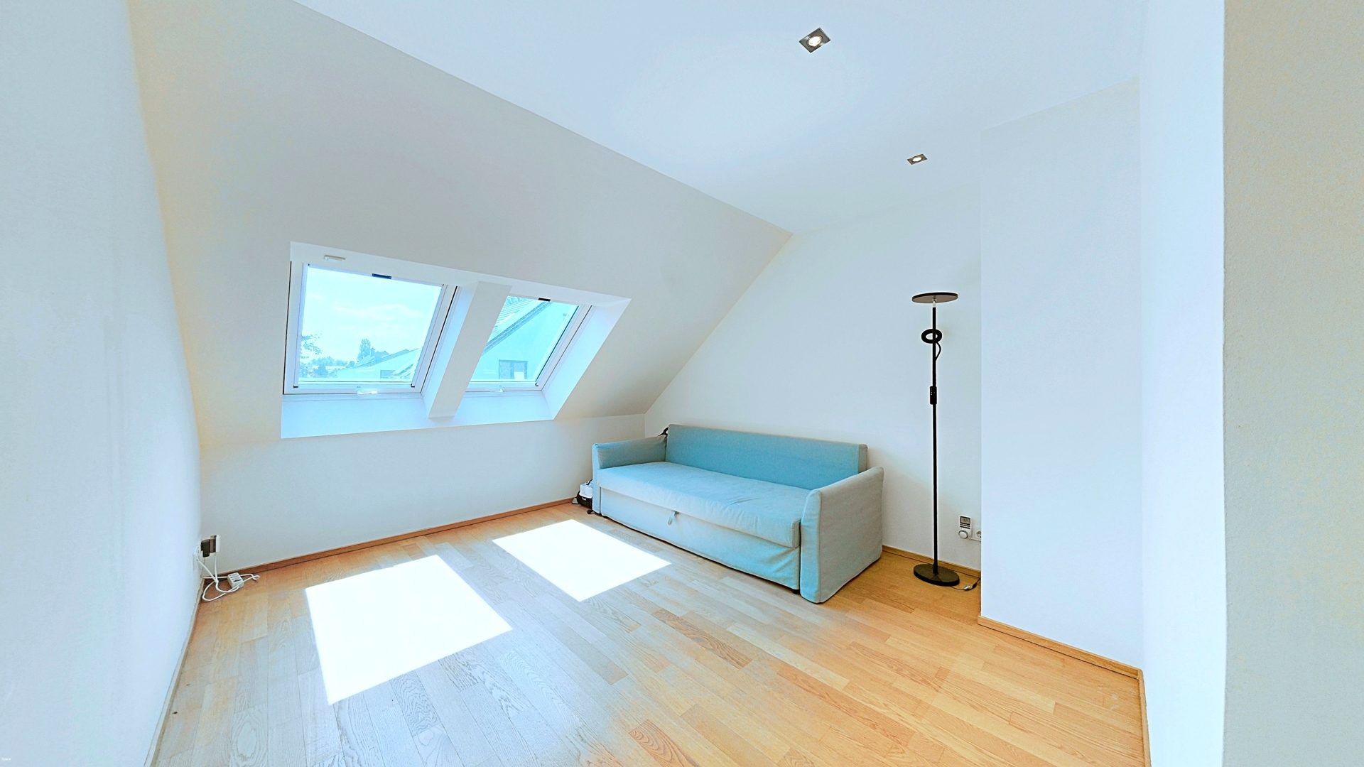 Böcker Wohnimmobilien - Immobilienangebot - Düsseldorf / Lohausen - Alle - Attraktives RMH mit Top-Ausstattung in direkter Nähe der ISD und 300 m zum Rhein gelegen