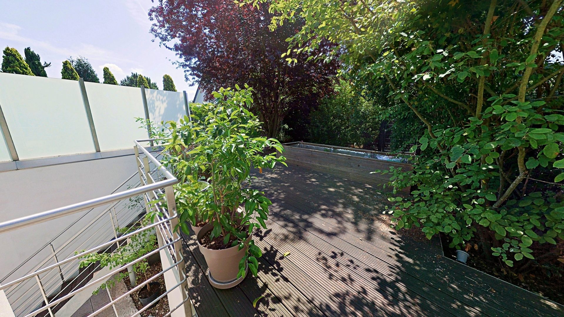 Böcker Wohnimmobilien - Immobilienangebot - Düsseldorf / Lohausen - Alle - Attraktives RMH mit Top-Ausstattung in direkter Nähe der ISD und 300 m zum Rhein gelegen