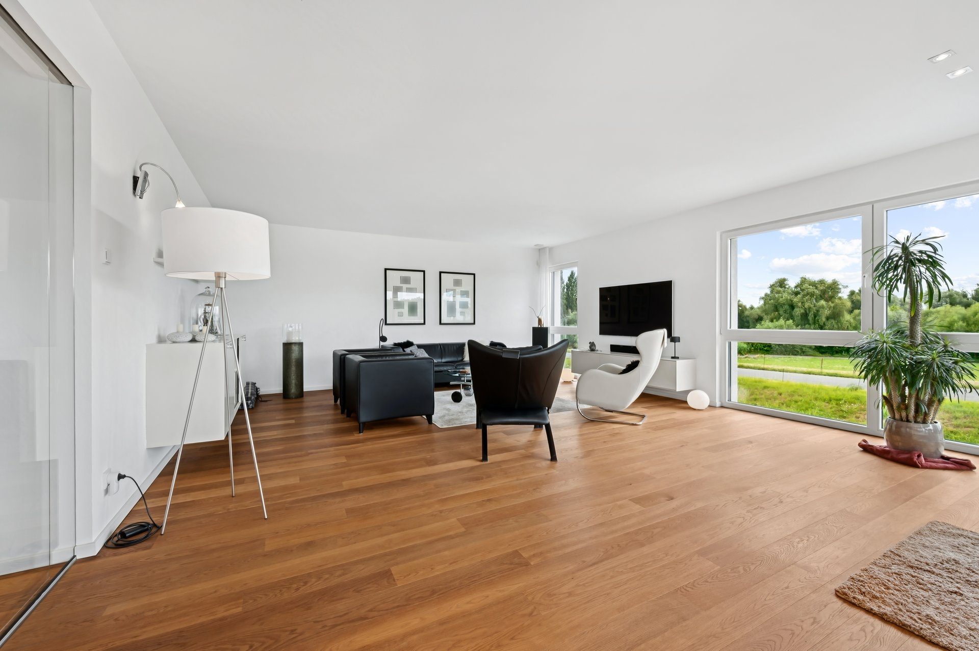 Böcker Wohnimmobilien - Immobilienangebot - Neuss / Grimlinghausen - Alle - Moderne Maisonette-Wohnung mit aktuellen Energiestandards in Rheinlage