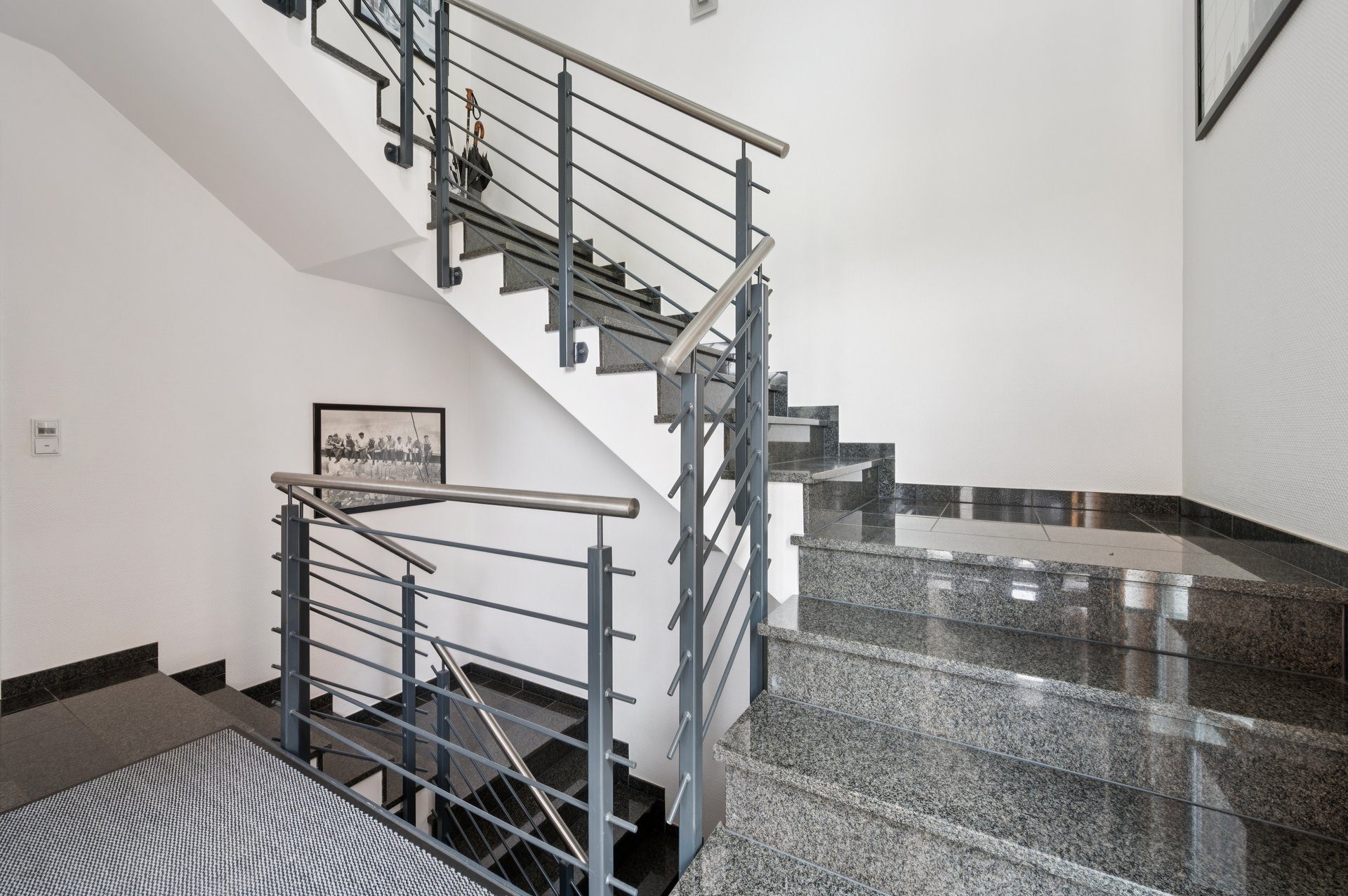 Böcker Wohnimmobilien - Immobilienangebot - Neuss / Grimlinghausen - Alle - Moderne Maisonette-Wohnung mit aktuellen Energiestandards in Rheinlage