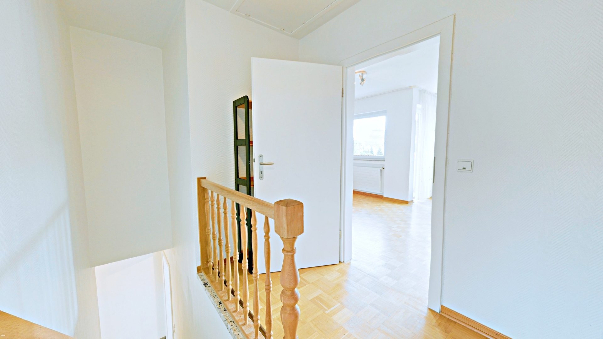 Böcker Wohnimmobilien - Immobilienangebot - Düsseldorf / Lörick - Alle - Möbliertes Reihenmittelhaus in schöner Lage - besonders familienfreundlich