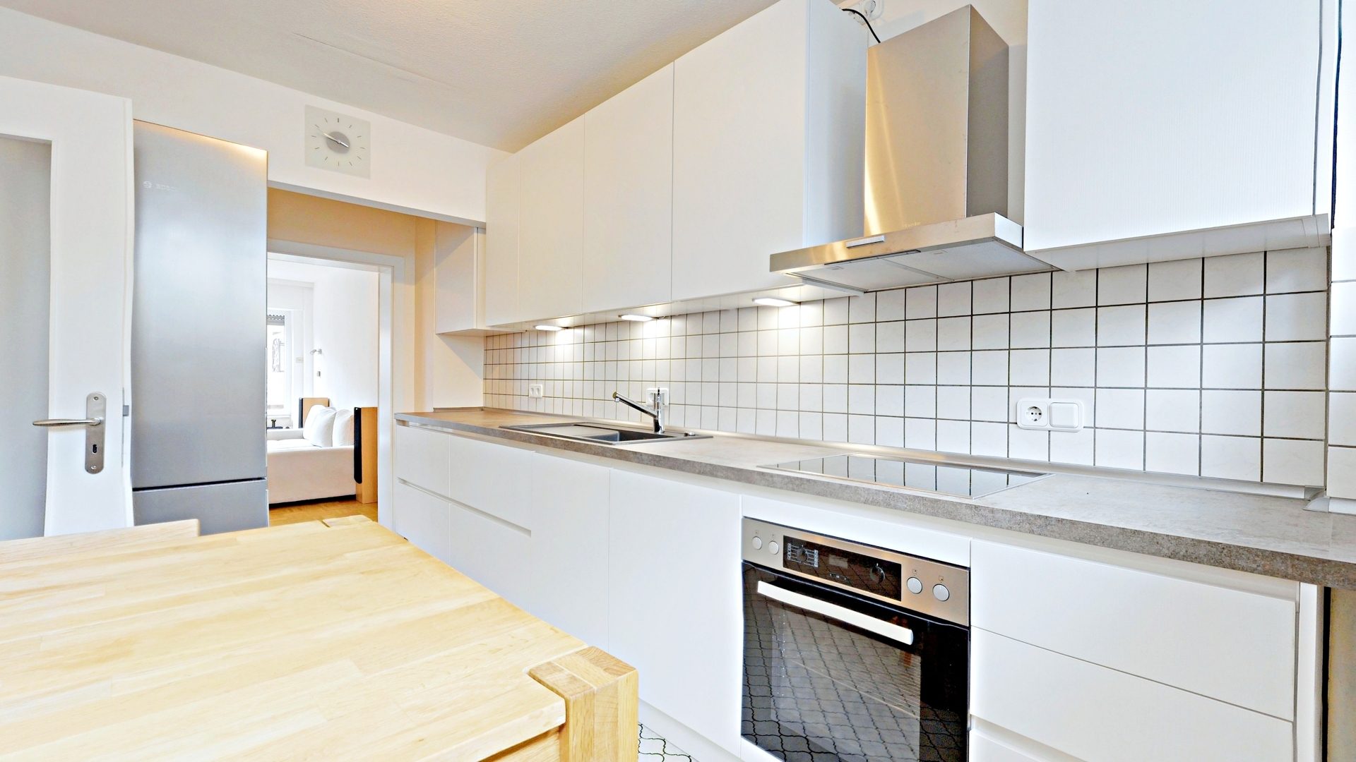 Böcker Wohnimmobilien - Immobilienangebot - Düsseldorf / Lörick - Alle - Möbliertes Reihenmittelhaus in schöner Lage - besonders familienfreundlich