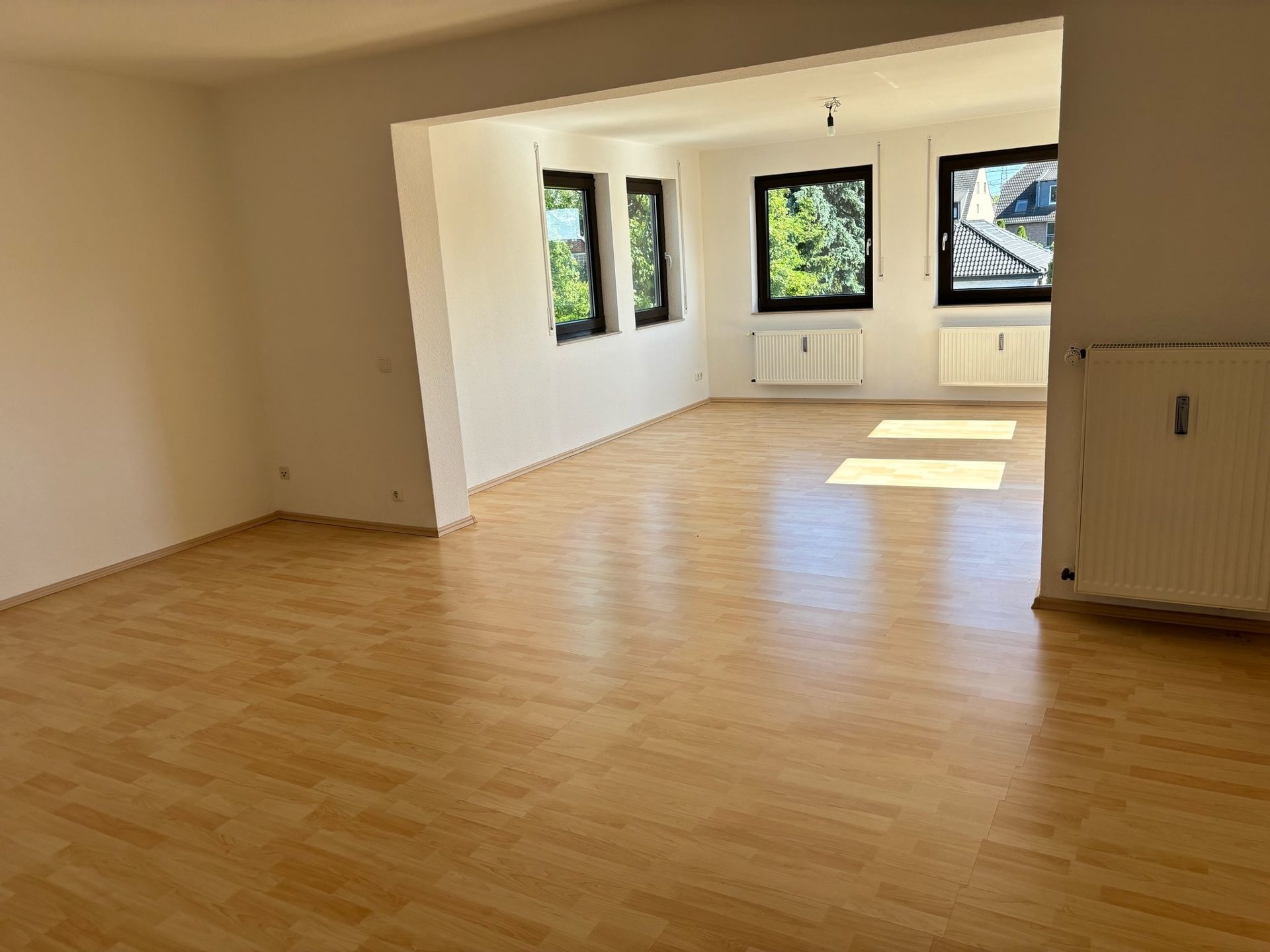 Böcker Wohnimmobilien - Immobilienangebot - Duisburg / Serm - Alle - Eigennutzung trifft Kapitalanlage! Chance in Duisburg-Serm