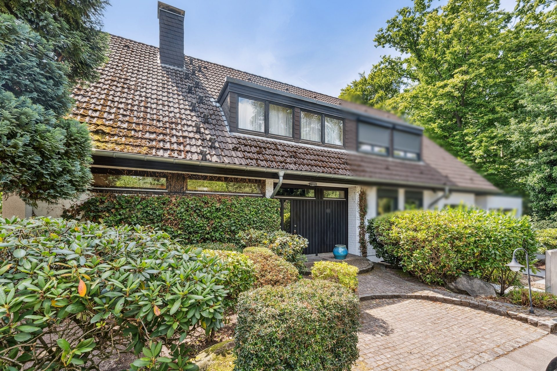 Böcker Wohnimmobilien - Immobilienangebot - Ratingen - Alle - Großzügige Doppelhaushälfte in Top-Lage von Ratingen-Hösel