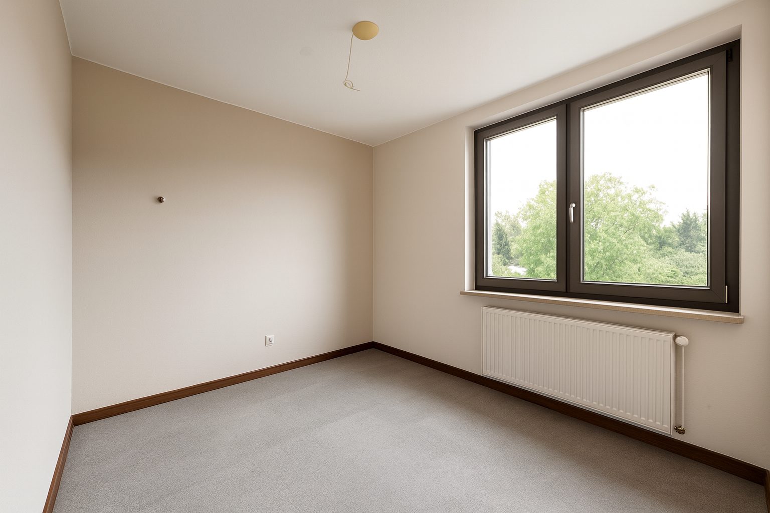 Böcker Wohnimmobilien - Immobilienangebot - Düsseldorf / Lohausen - Alle - Freistehendes EFH mit viel Potential in Düsseldorf-Lohausen