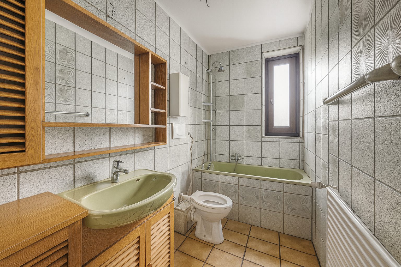 Böcker Wohnimmobilien - Immobilienangebot - Düsseldorf / Lohausen - Alle - Freistehendes EFH mit viel Potential in Düsseldorf-Lohausen