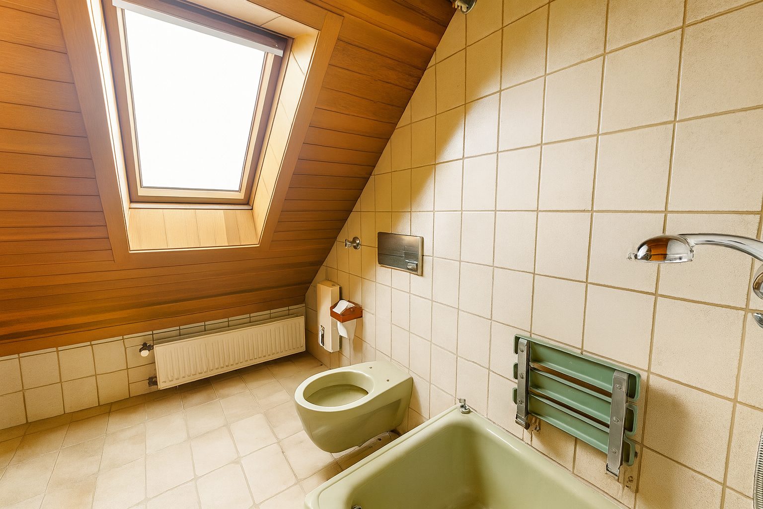 Böcker Wohnimmobilien - Immobilienangebot - Düsseldorf / Lohausen - Alle - Freistehendes EFH mit viel Potential in Düsseldorf-Lohausen