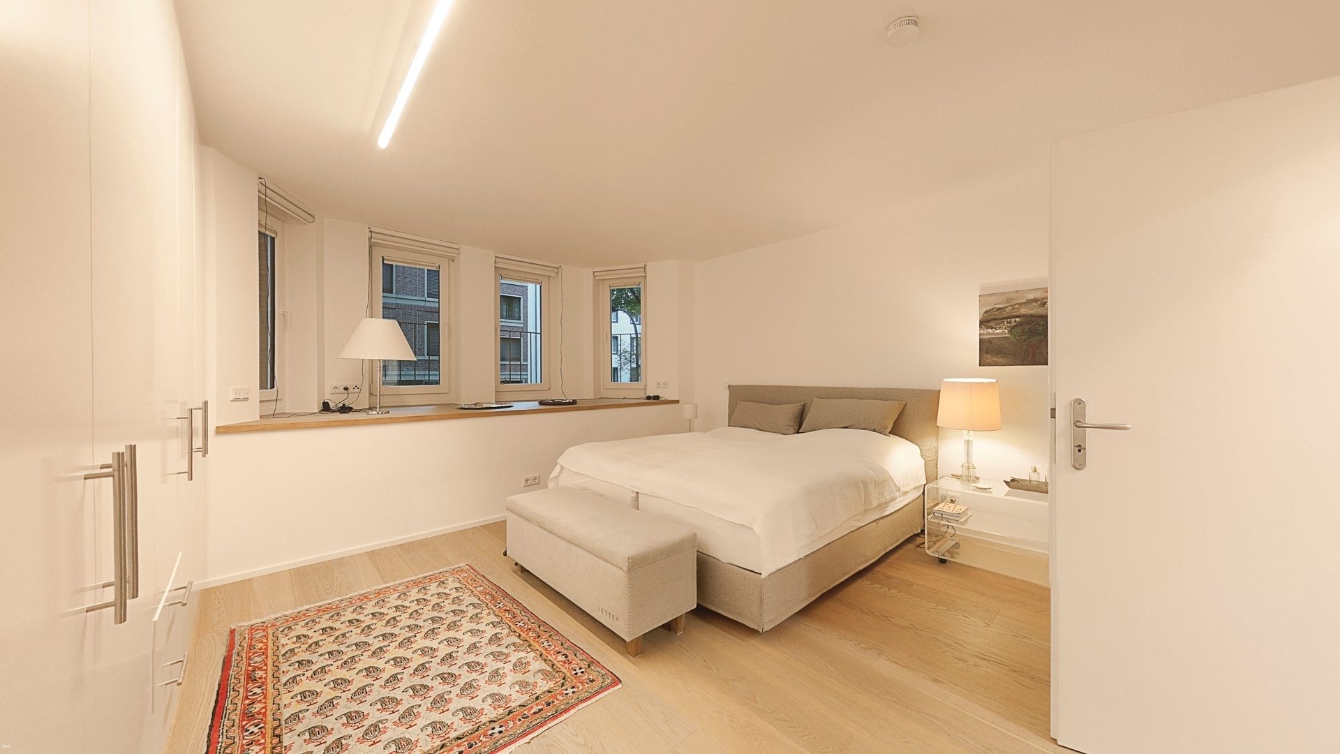 Böcker Wohnimmobilien - Immobilienangebot - Düsseldorf / Oberkassel - Alle - Luxuriöse 3-Zimmer-Wohnung mit Balkon in Oberkassel - Individuelles Wohnjuwel mit 2 TG Stellplätzen