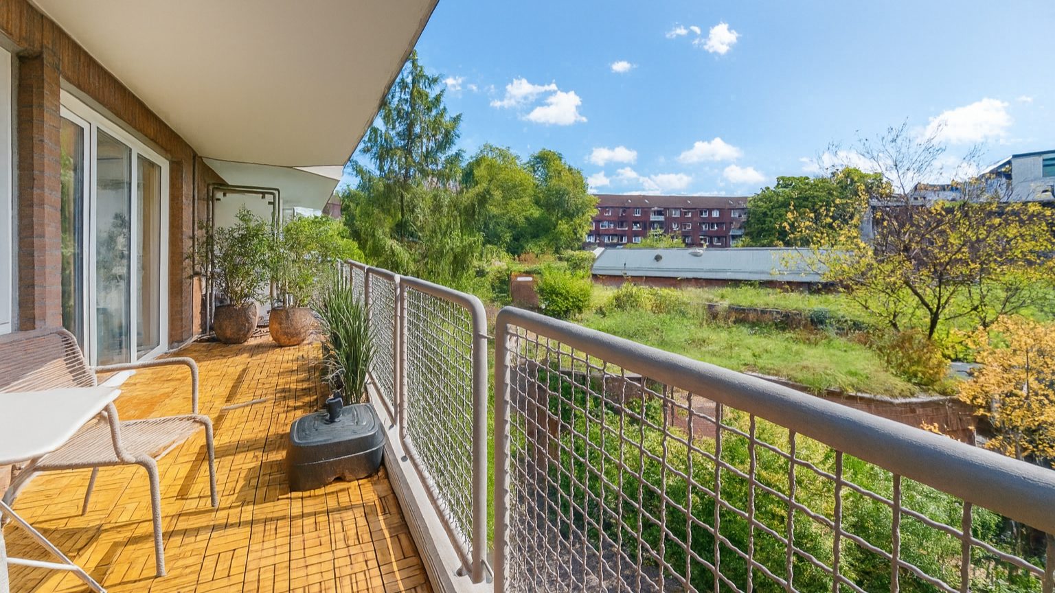 Böcker Wohnimmobilien - Immobilienangebot - Düsseldorf / Oberkassel - Alle - Luxuriöse 3-Zimmer-Wohnung mit Balkon in Oberkassel - Individuelles Wohnjuwel mit 2 TG Stellplätzen